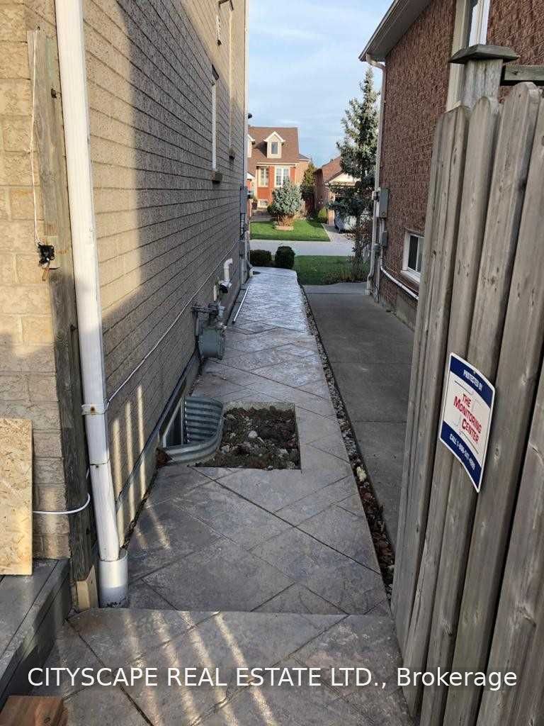 5520 Prosper Circuit Bsmt, Mississauga, ON L5V 2E5 photo 2