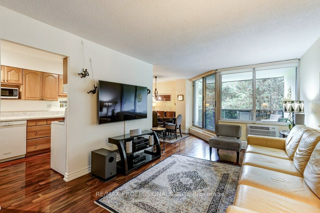 420 Mill Road 112, Toronto, ON M9C 1Z1 photo 3