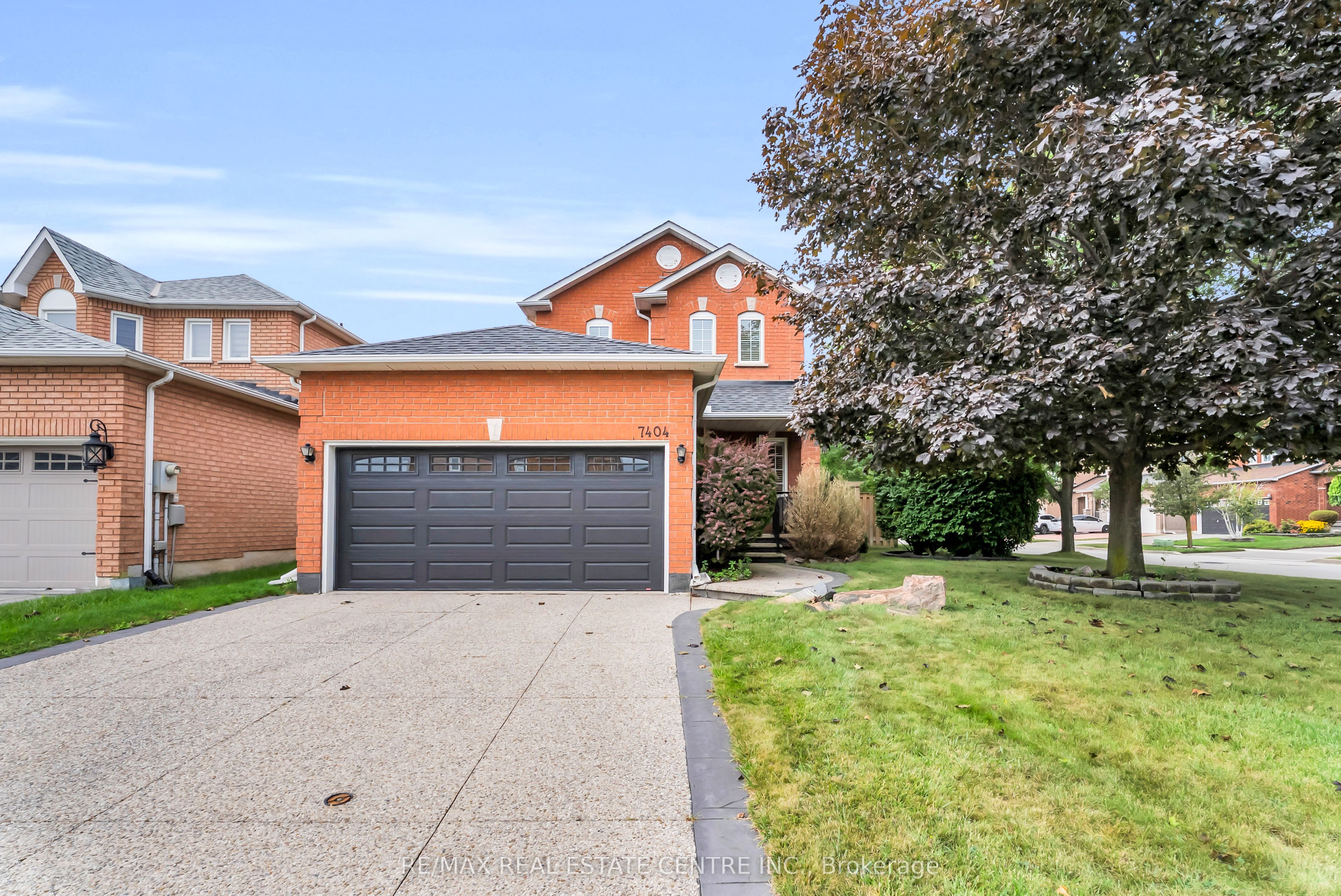 7404 Davemark Court, Mississauga, ON L5N 7P3 photo 3