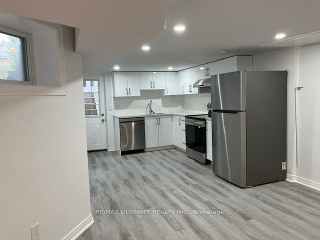10 Hibernia Avenue Lower, Toronto, ON M6N 1E5 photo 5