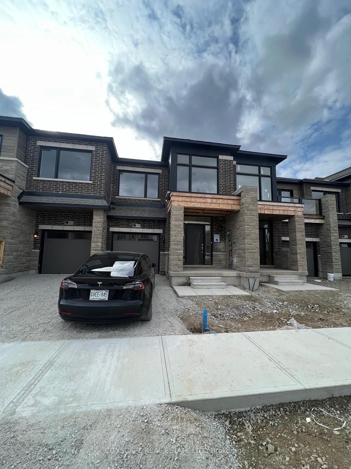 1470 Rose Way, Milton, ON L9E 1V7