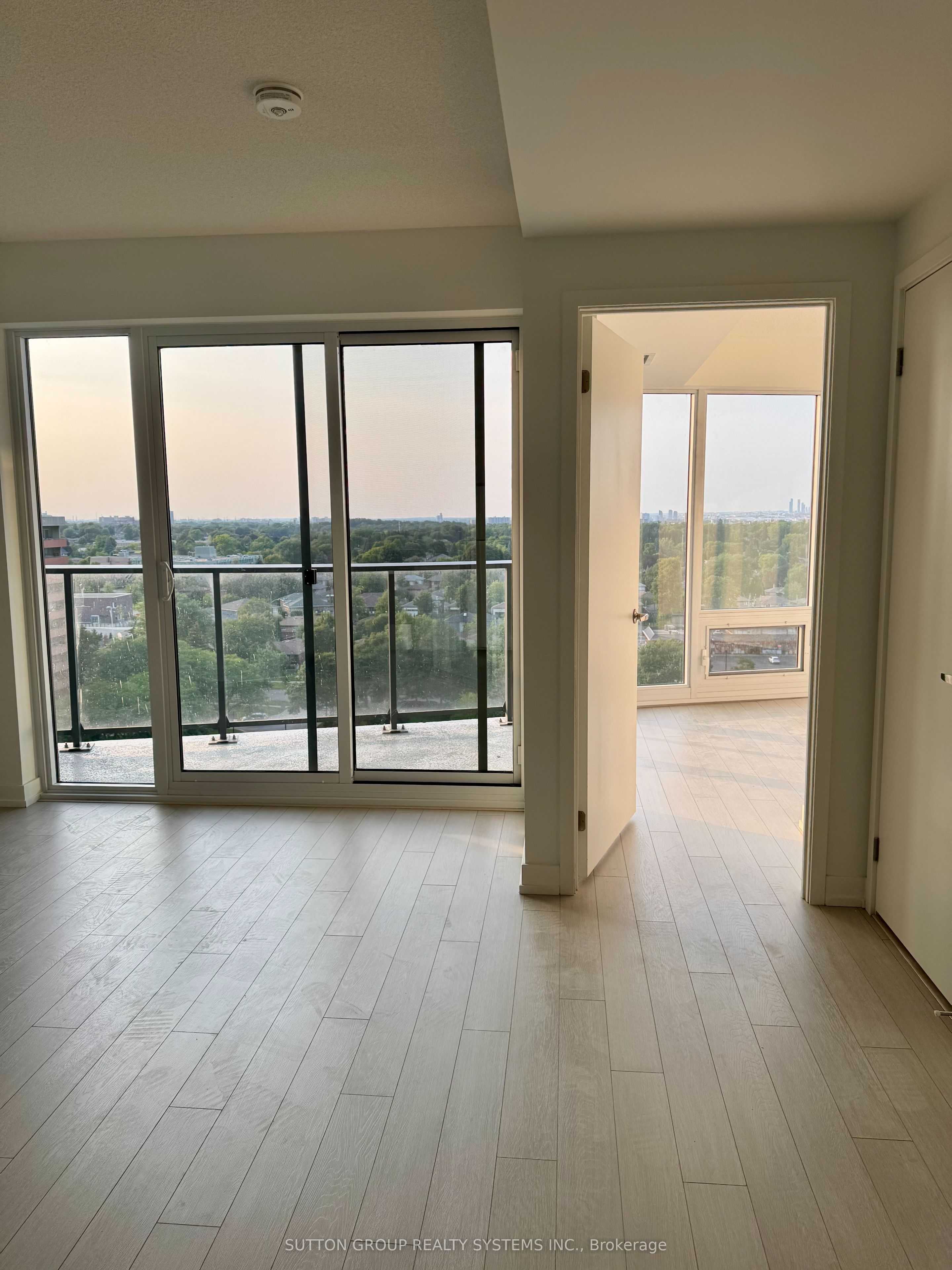 4010 Eglinton Avenue W 1203, Toronto, ON M9A 0G5 photo 2
