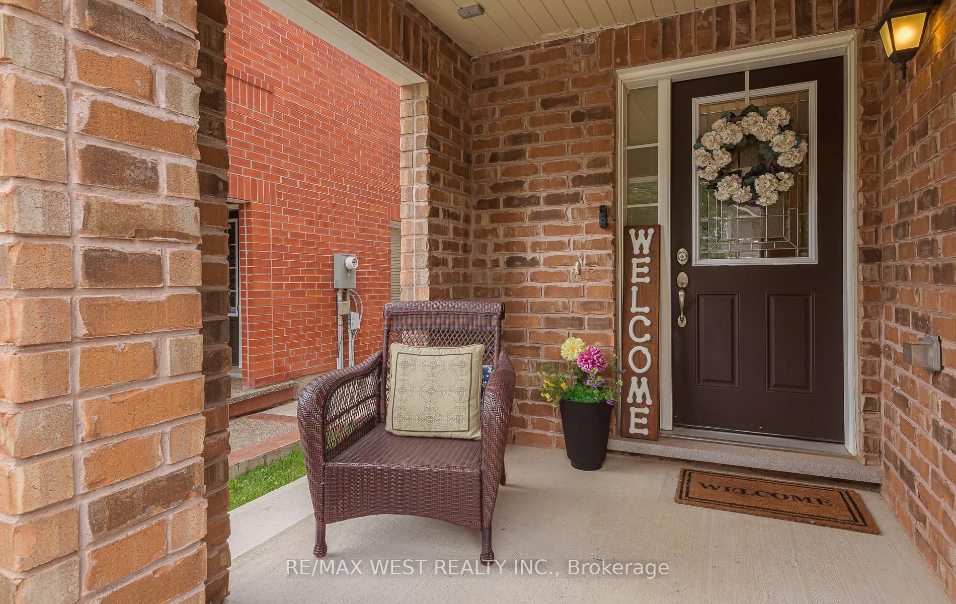 95 McCleave Crescent, Brampton, ON L6Y 4Y9 photo 4
