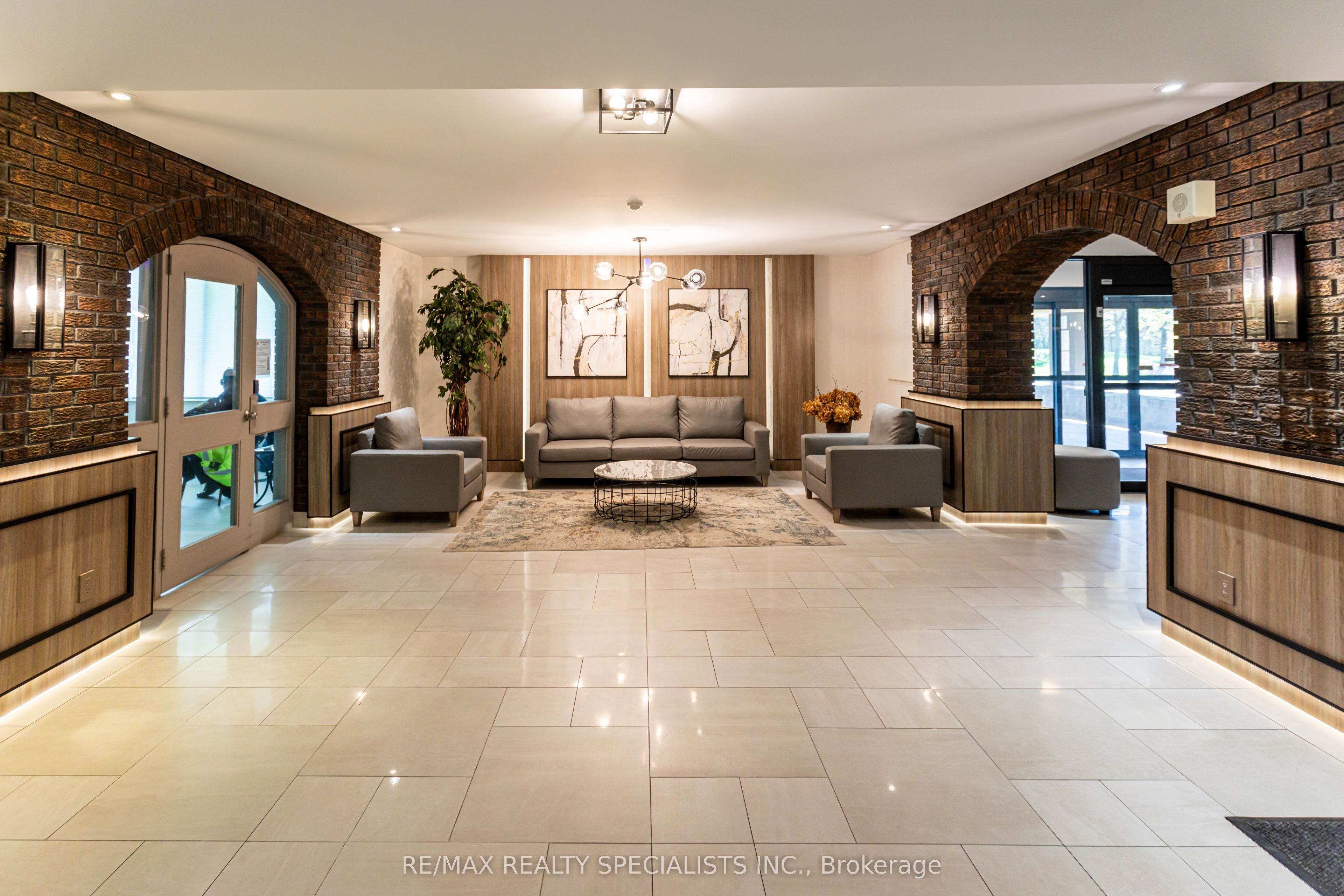 966 Inverhouse Drive 410, Mississauga, ON L5J 4B6 photo 4