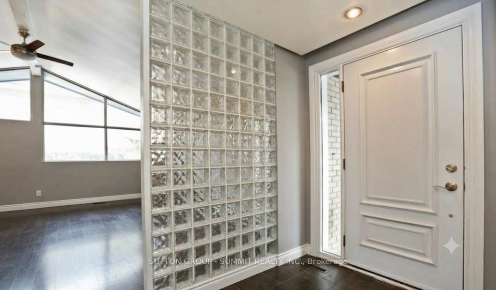 1065 Bomorda Drive, Oakville, ON L6H 1Y3 photo 2