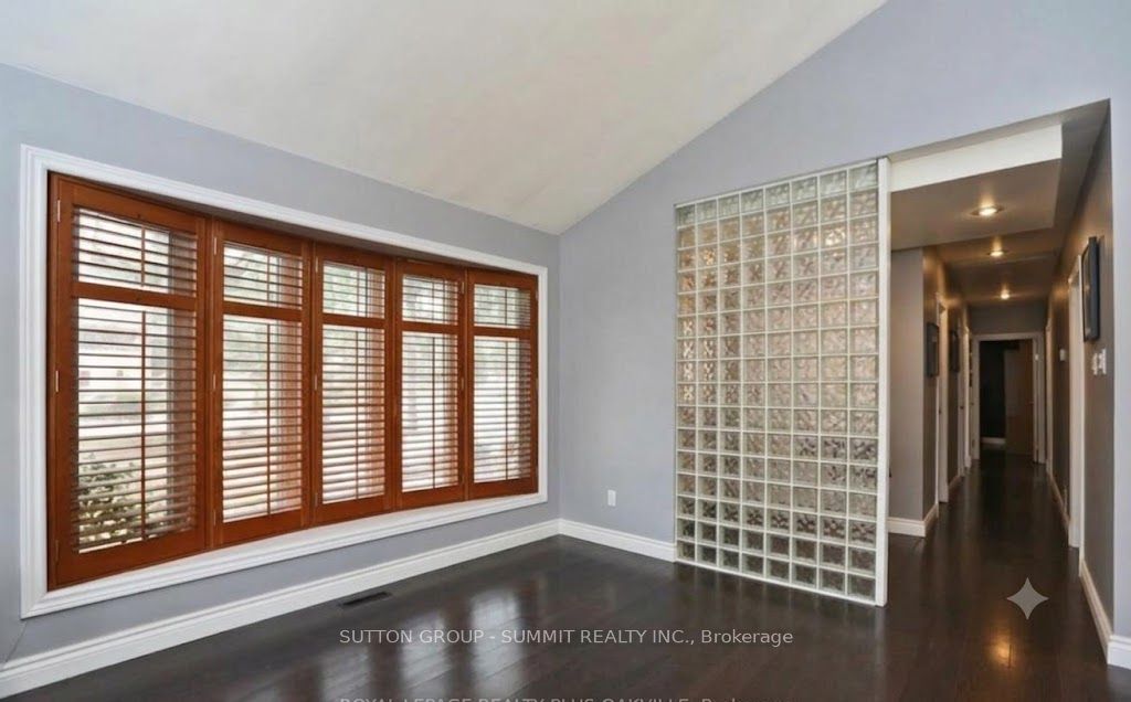 1065 Bomorda Drive, Oakville, ON L6H 1Y3 photo 3