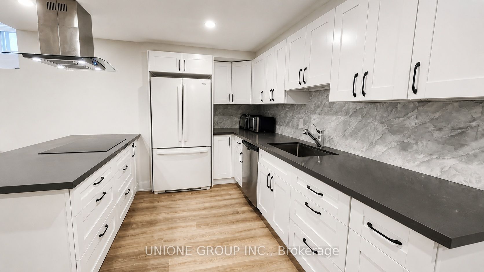 Lower 302 Leacock Avenue, Oakville, ON L6H 5J2 photo 5