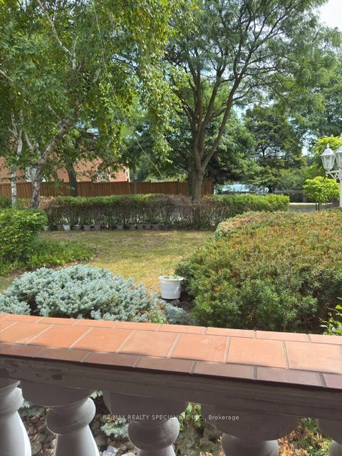 2 Pepperwood Place (Main & Upper), Brampton, ON L6S 3R9 photo 3