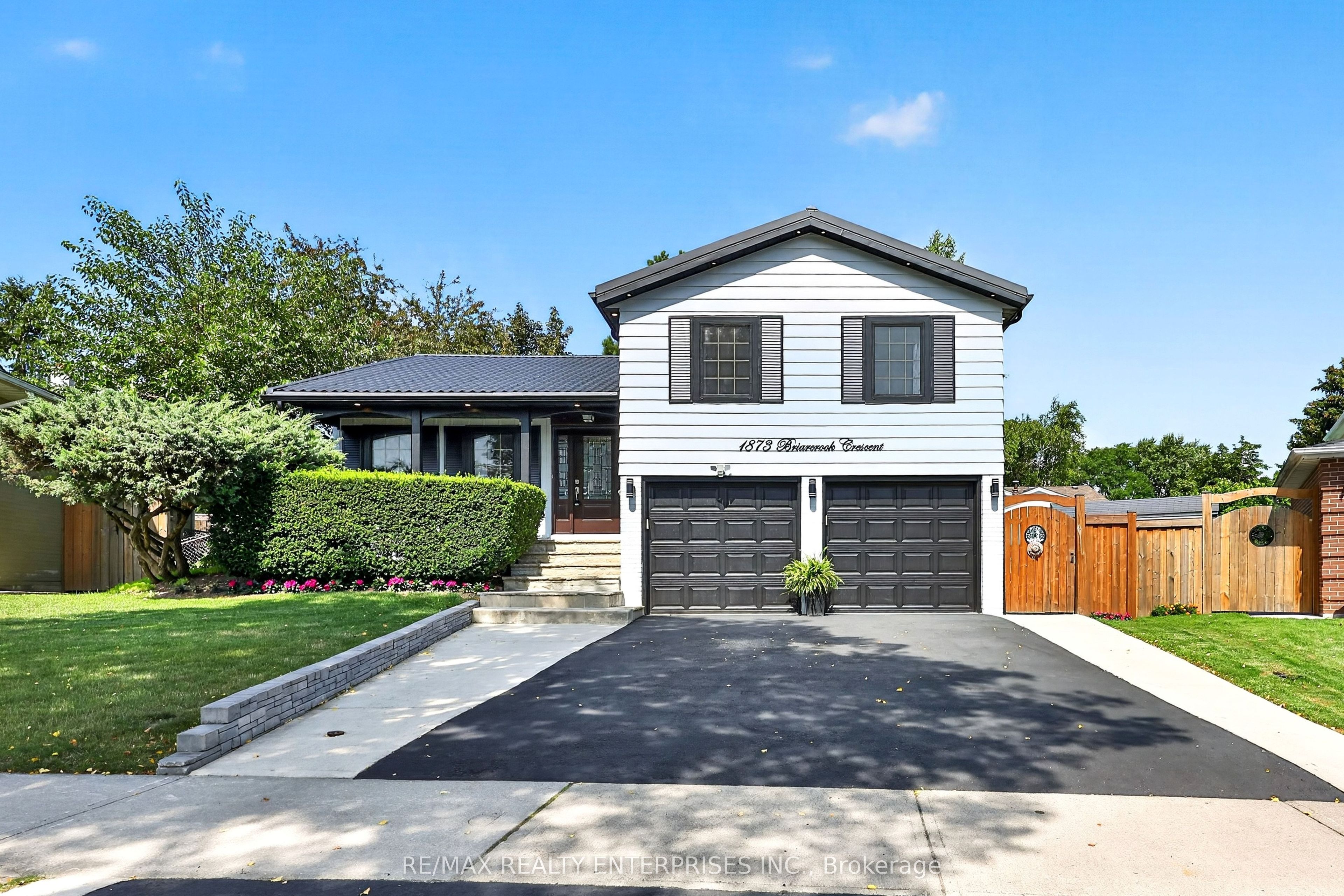 1873 Briarcrook Crescent, Mississauga, ON L4Y 1X3 photo 3