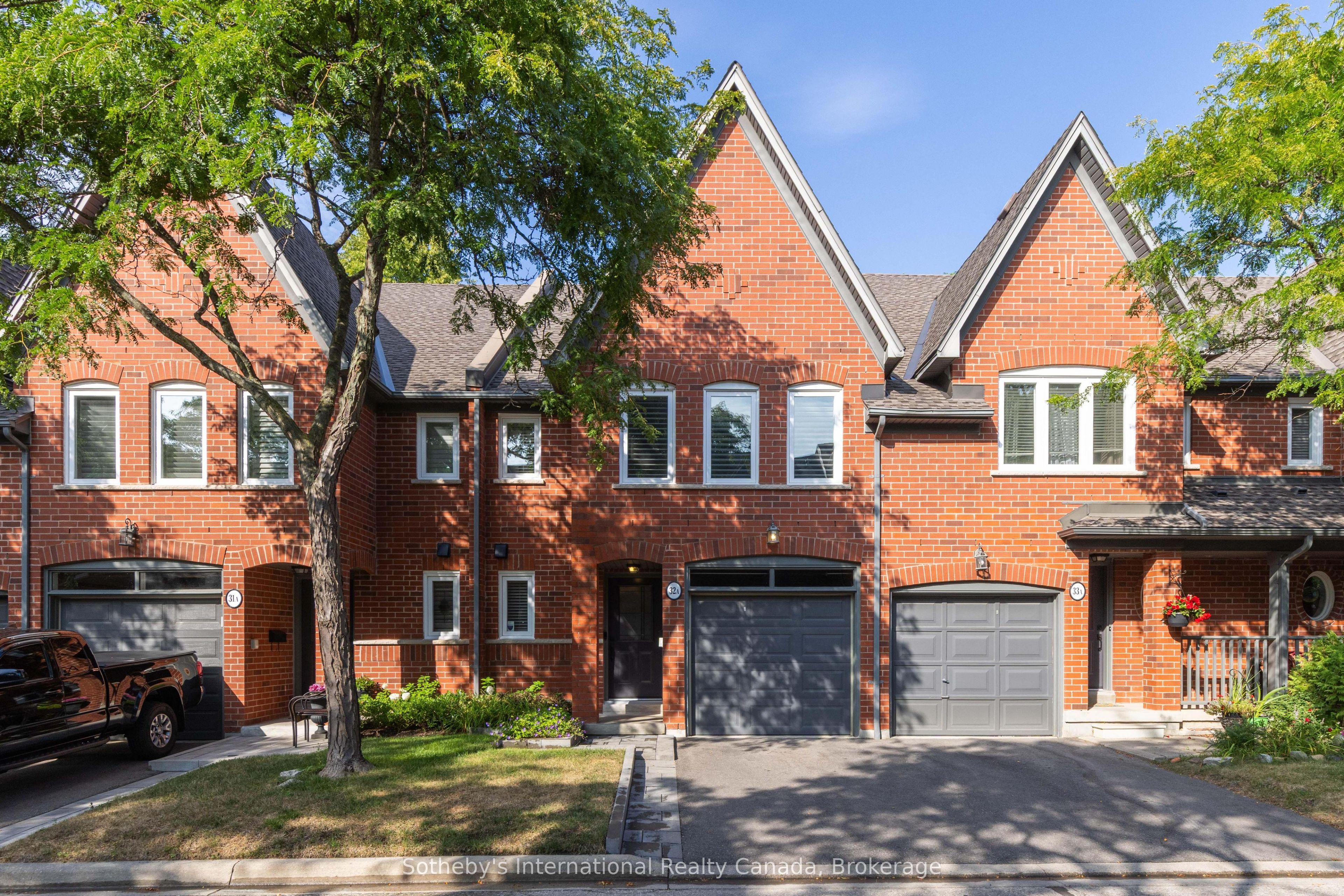 1064 Queen Street W 32A, Mississauga, ON L5H 4K3 photo 2