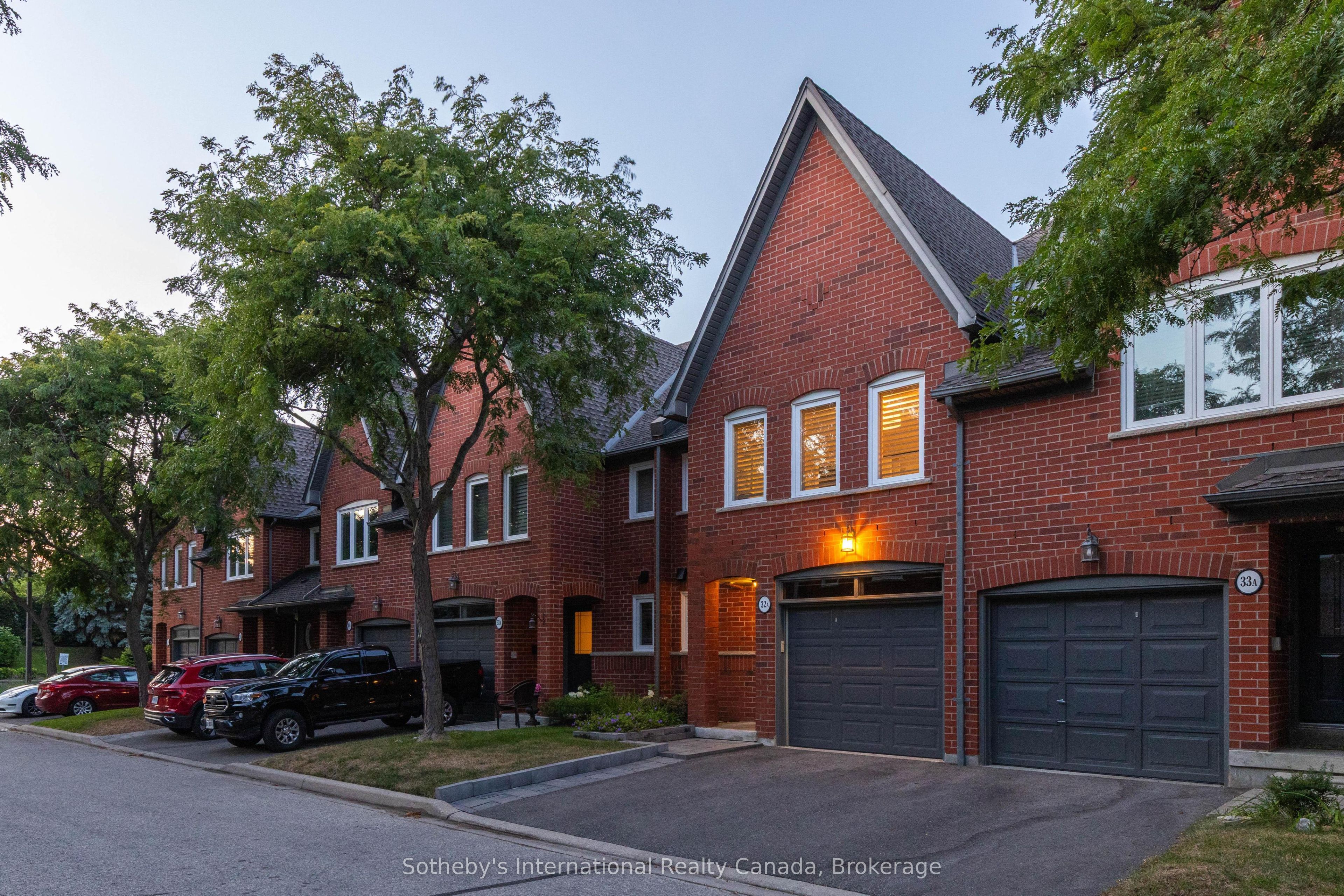 1064 Queen Street W 32A, Mississauga, ON L5H 4K3 photo 3