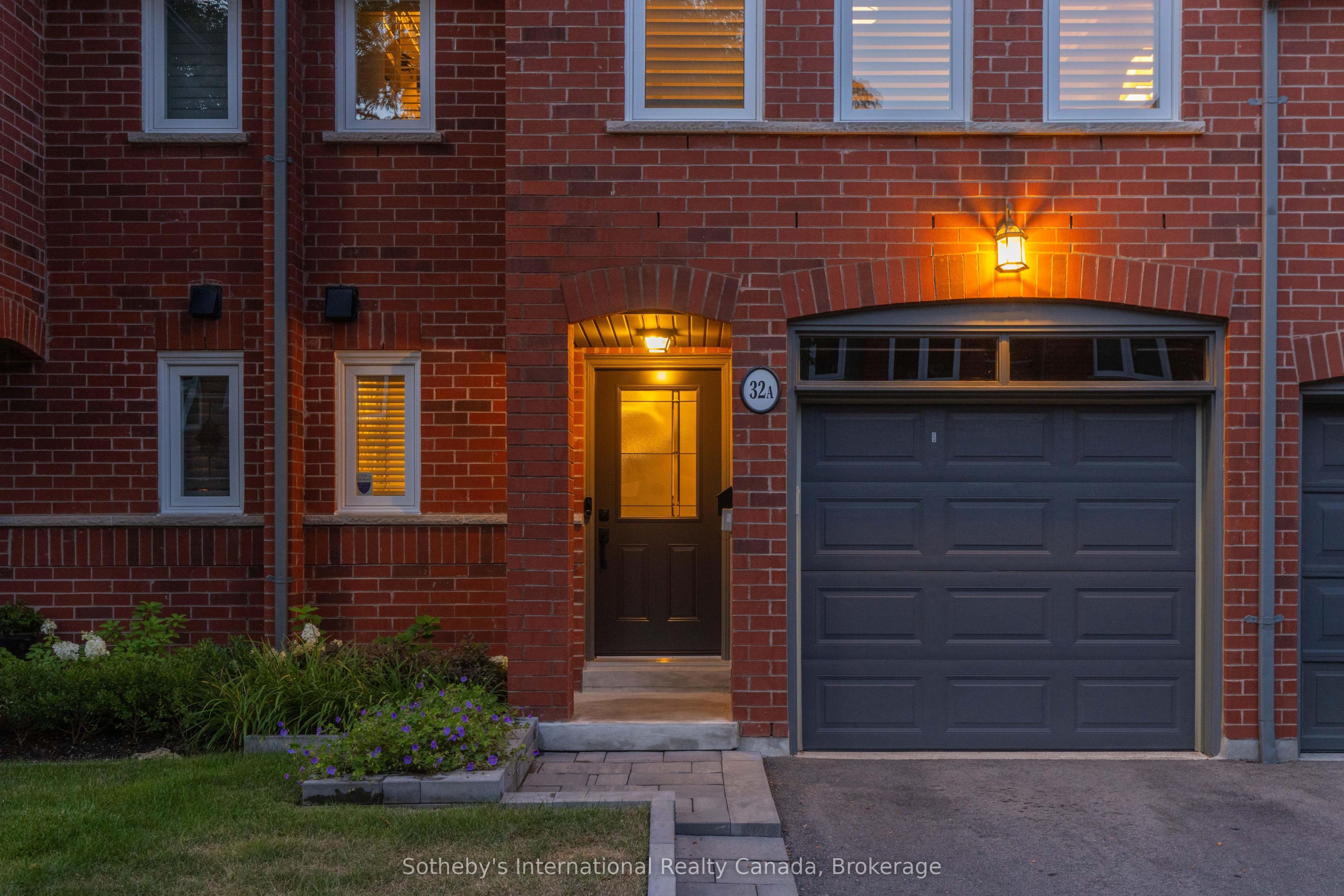 1064 Queen Street W 32A, Mississauga, ON L5H 4K3 photo 5