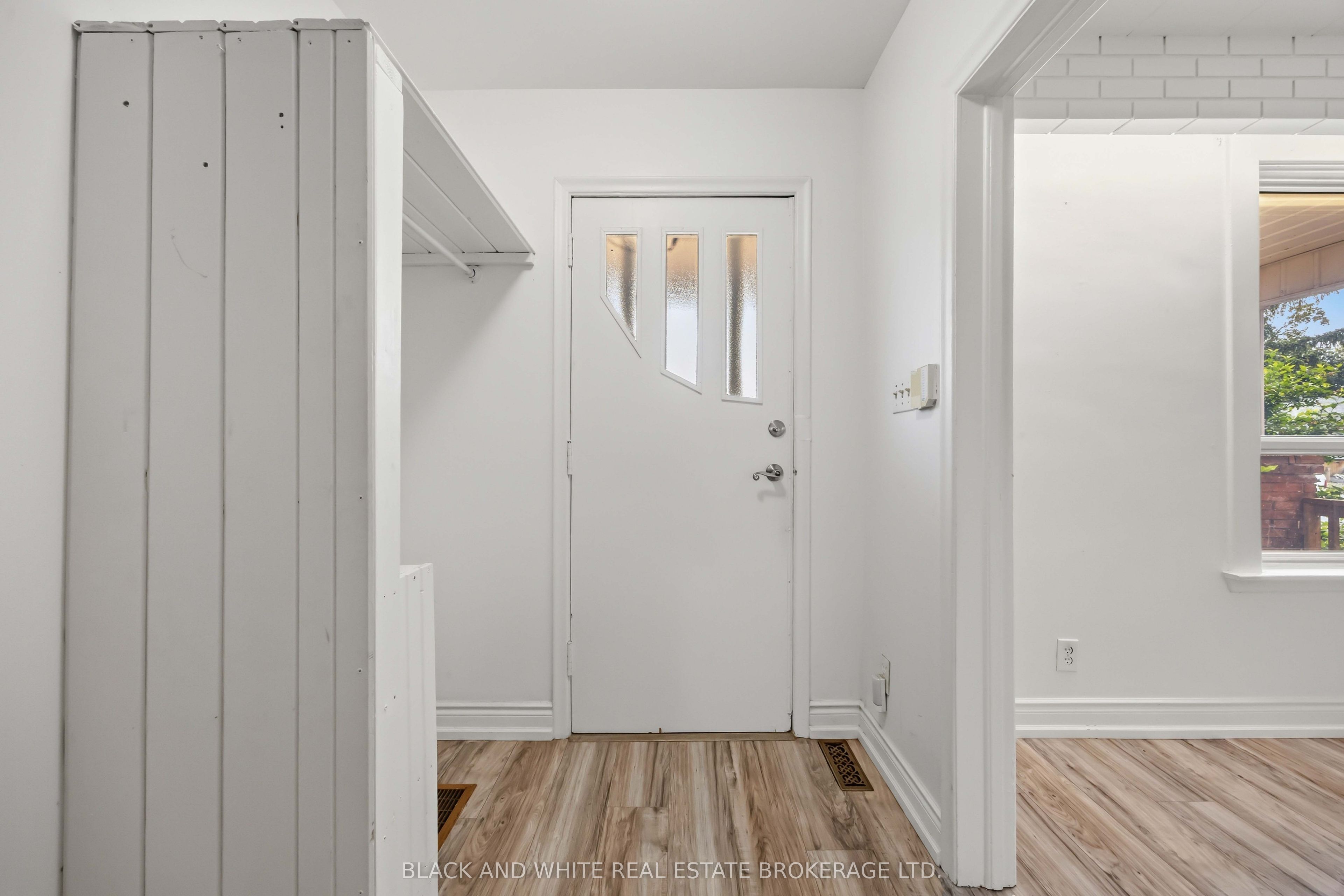 4 Greendale Avenue, Toronto, ON M6N 4P5 photo 3