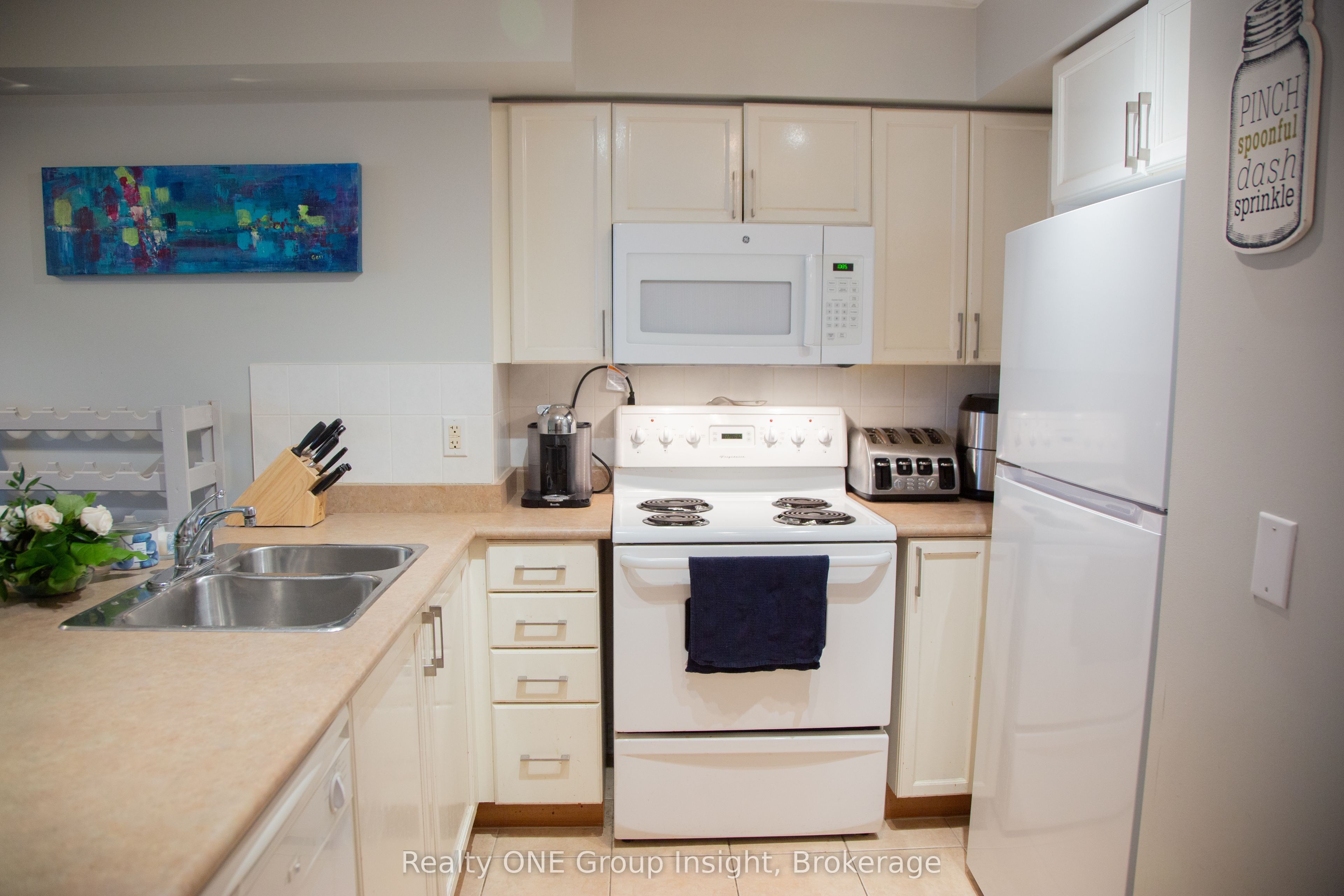 33 Elm Drive W 1105, Mississauga, ON L5B 4M2 photo 4
