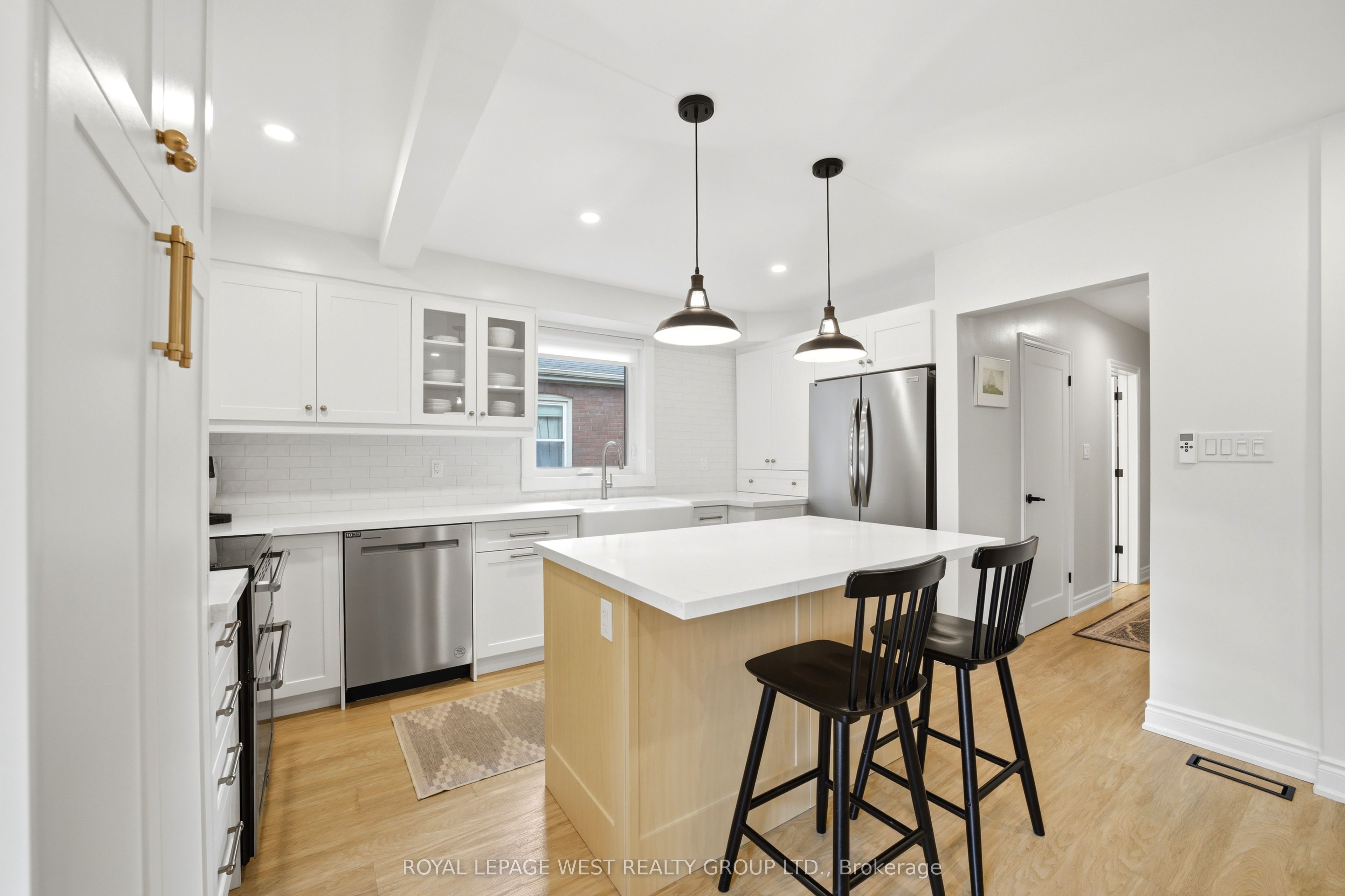 72 Mervyn Avenue, Toronto, ON M9B 1N3 photo 4