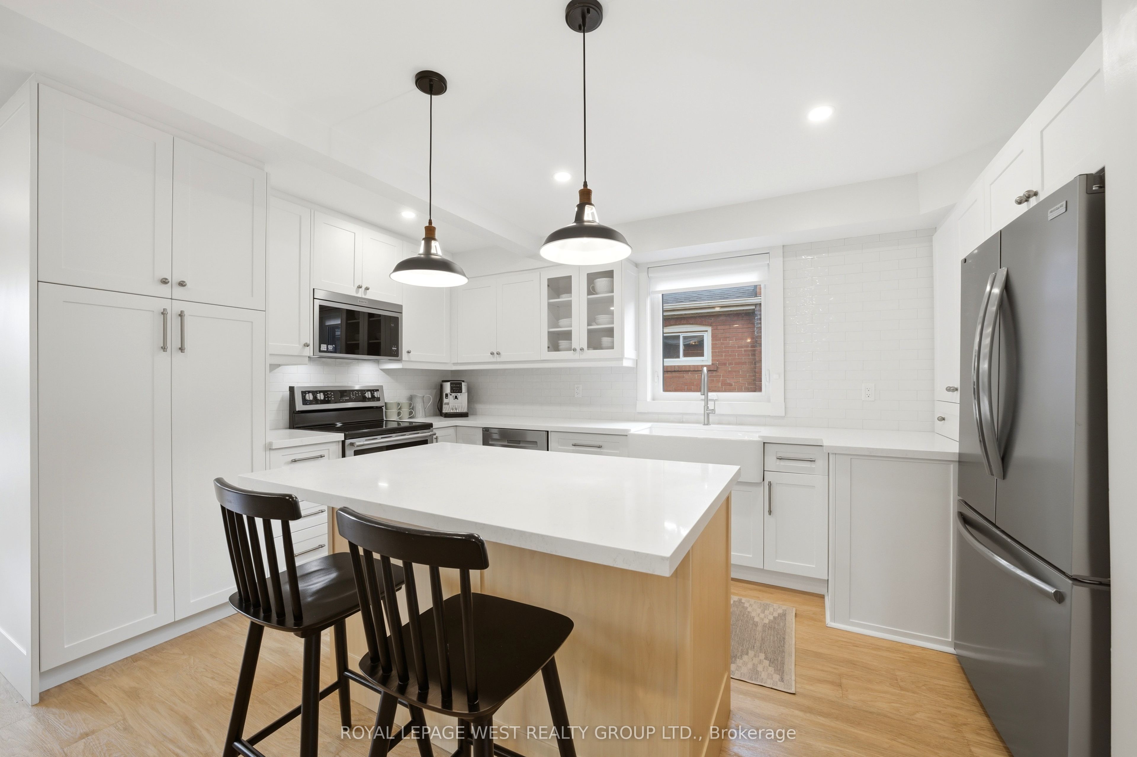 72 Mervyn Avenue, Toronto, ON M9B 1N3 photo 5