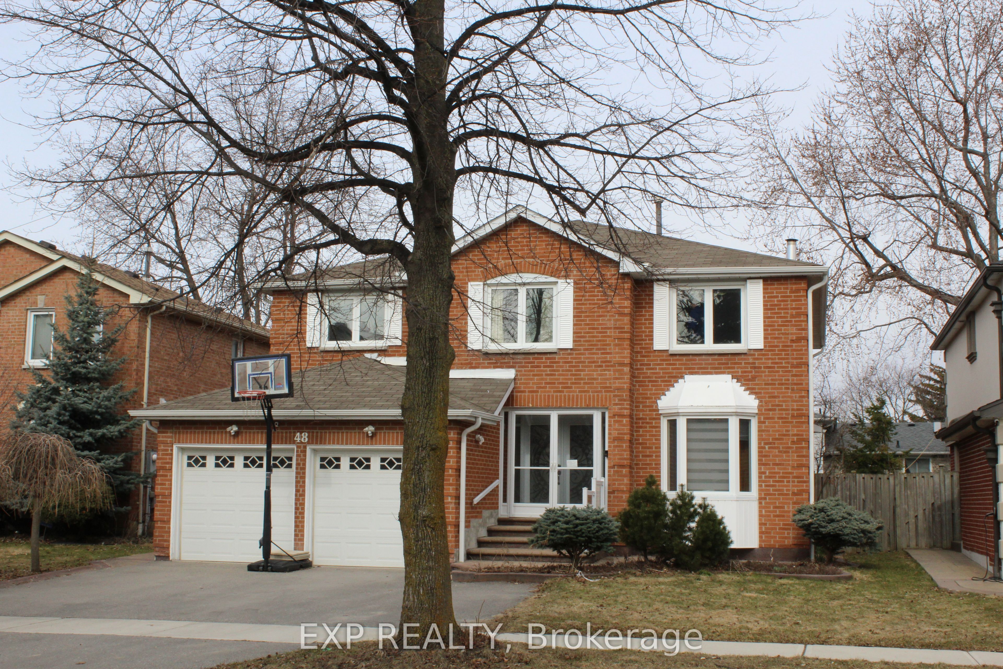 48 Howell Street, Brampton, ON L6Y 3H8 photo 2