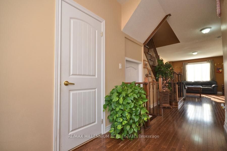 68 Skyvalley Drive, Brampton, ON L6P 3B7 photo 3