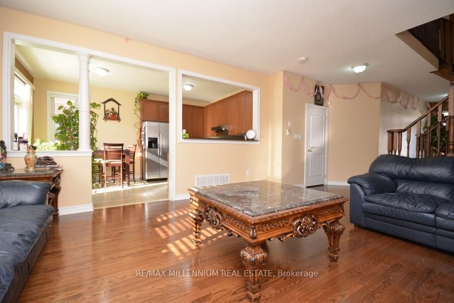 68 Skyvalley Drive, Brampton, ON L6P 3B7 photo 5