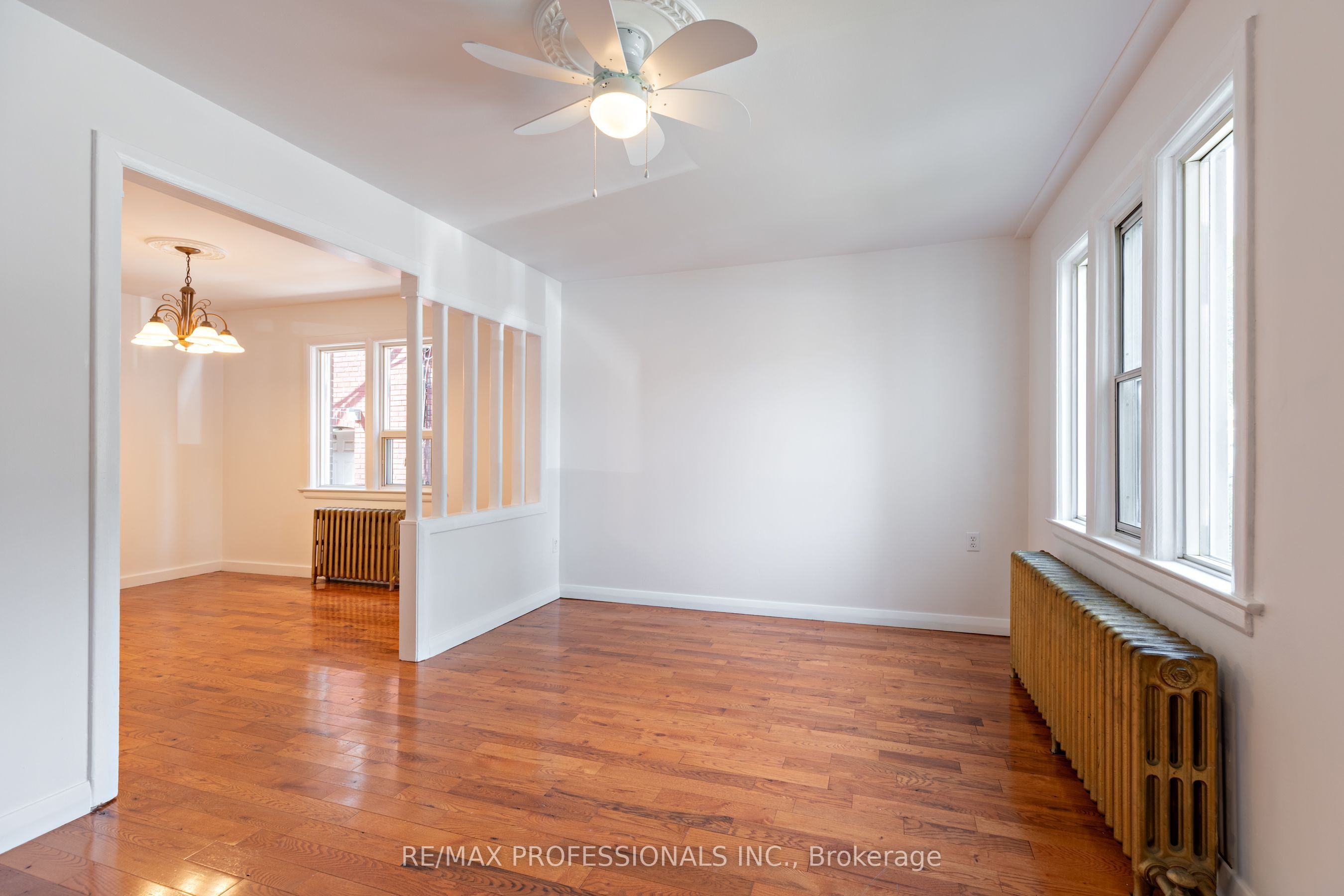 502 Jane Street, Toronto, ON M6S 4A2 photo 4