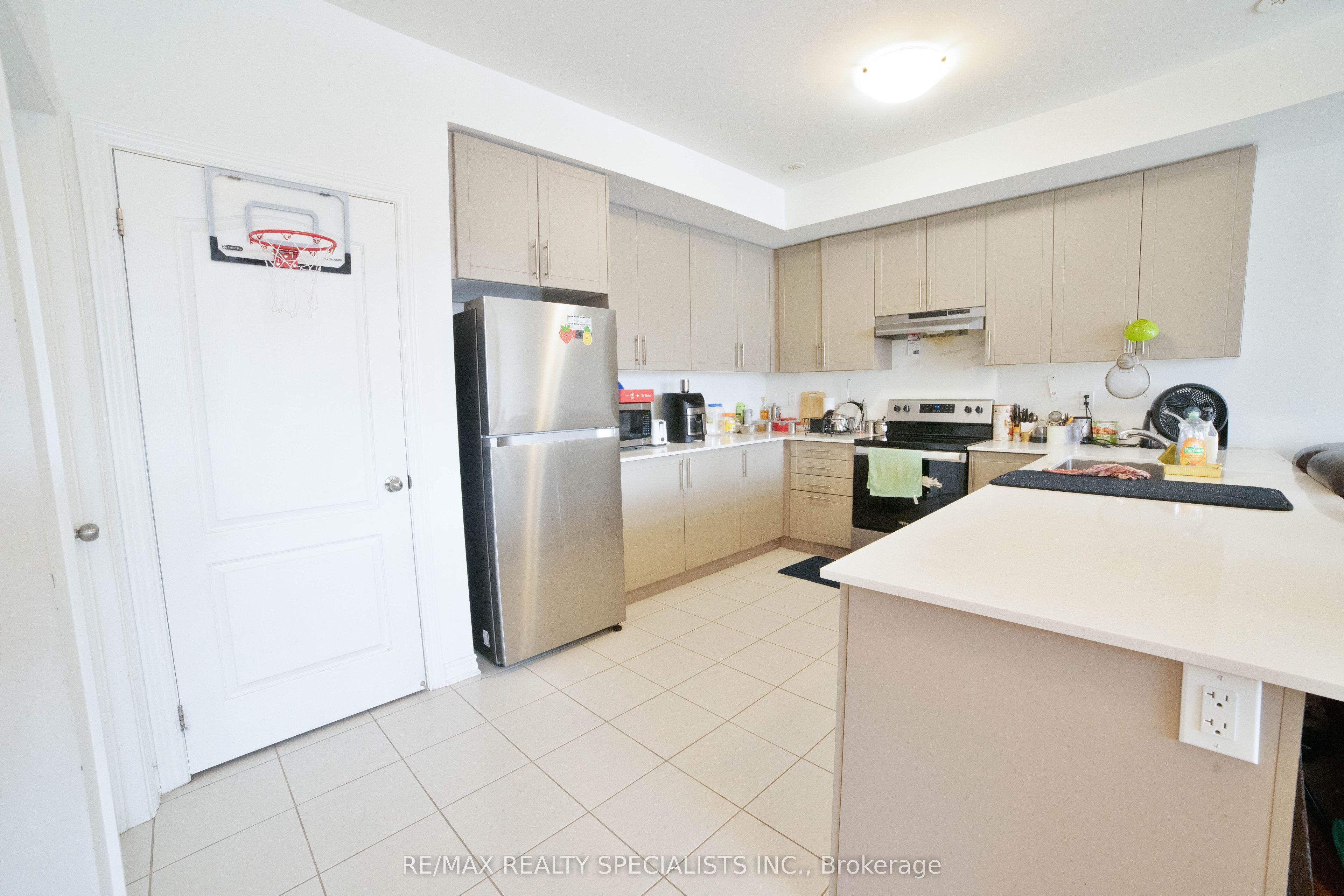 29 Tiveron Avenue, Caledon, ON L7C 3S9 photo 4