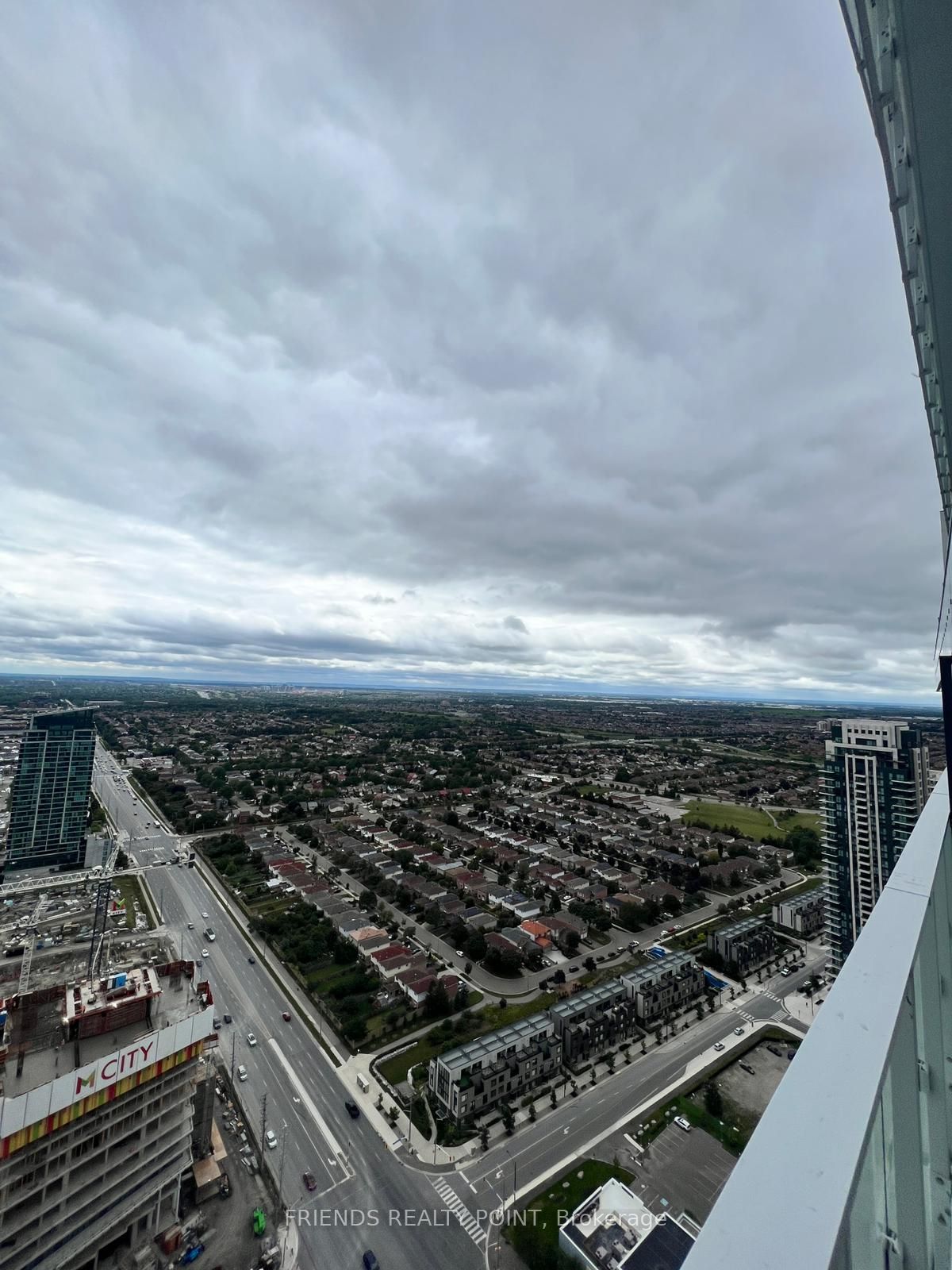 3900 Confederation Parkway 3805, Mississauga, ON L5B 0M3 photo 4