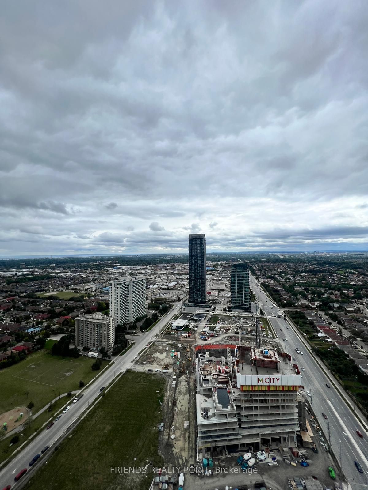 3900 Confederation Parkway 3805, Mississauga, ON L5B 0M3 photo 5