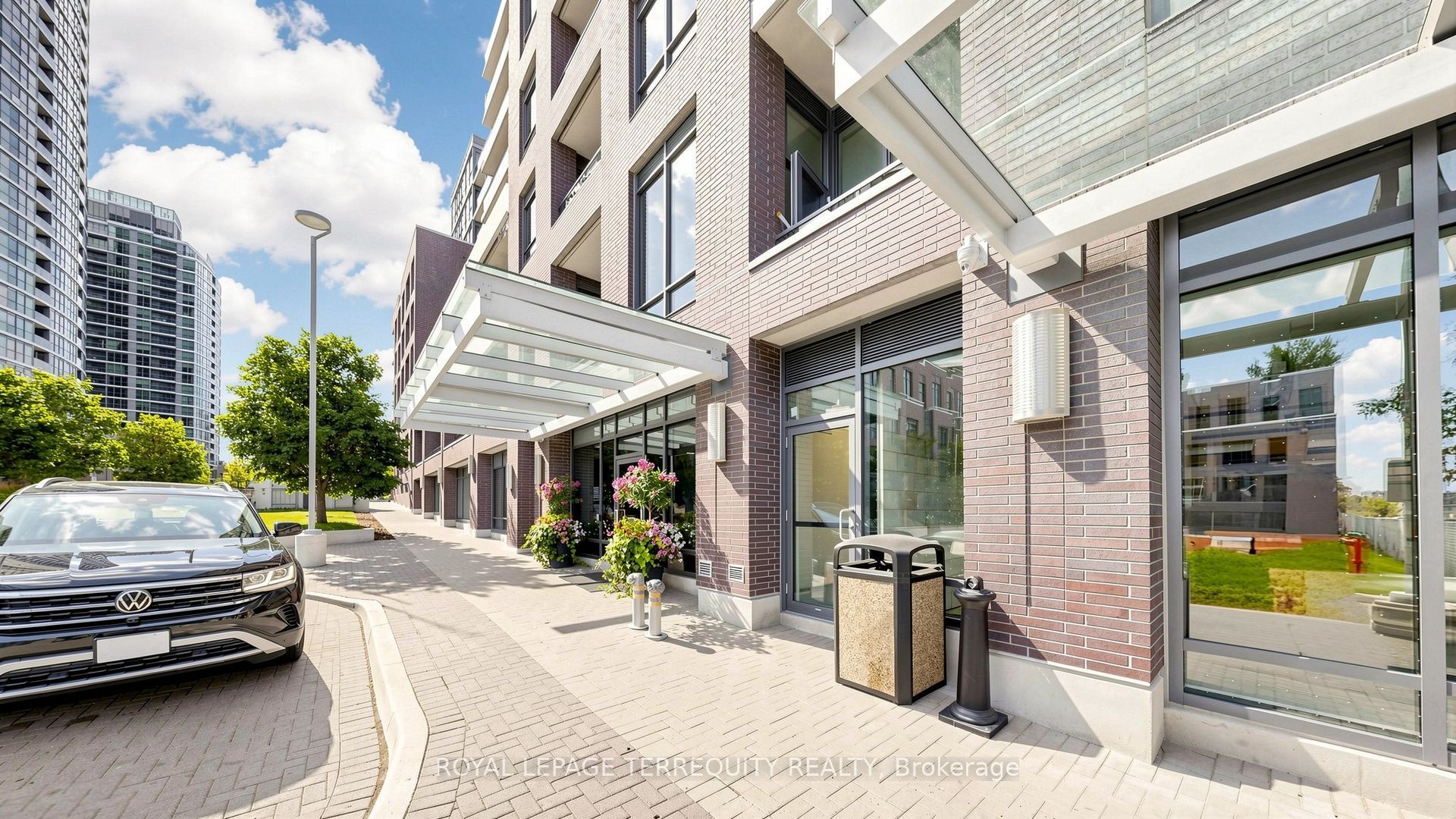 30 Gibbs Road 1410, Toronto, ON M9B 0E4 photo 2