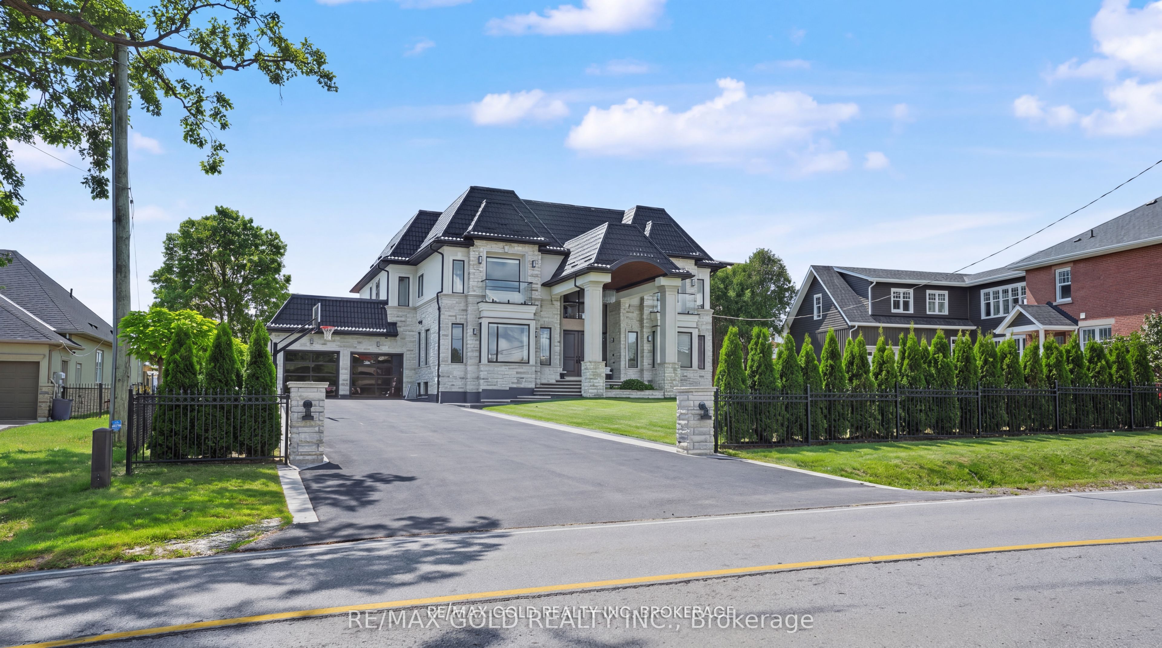 8930 Creditview Crescent, Brampton, ON L6Y 0G4