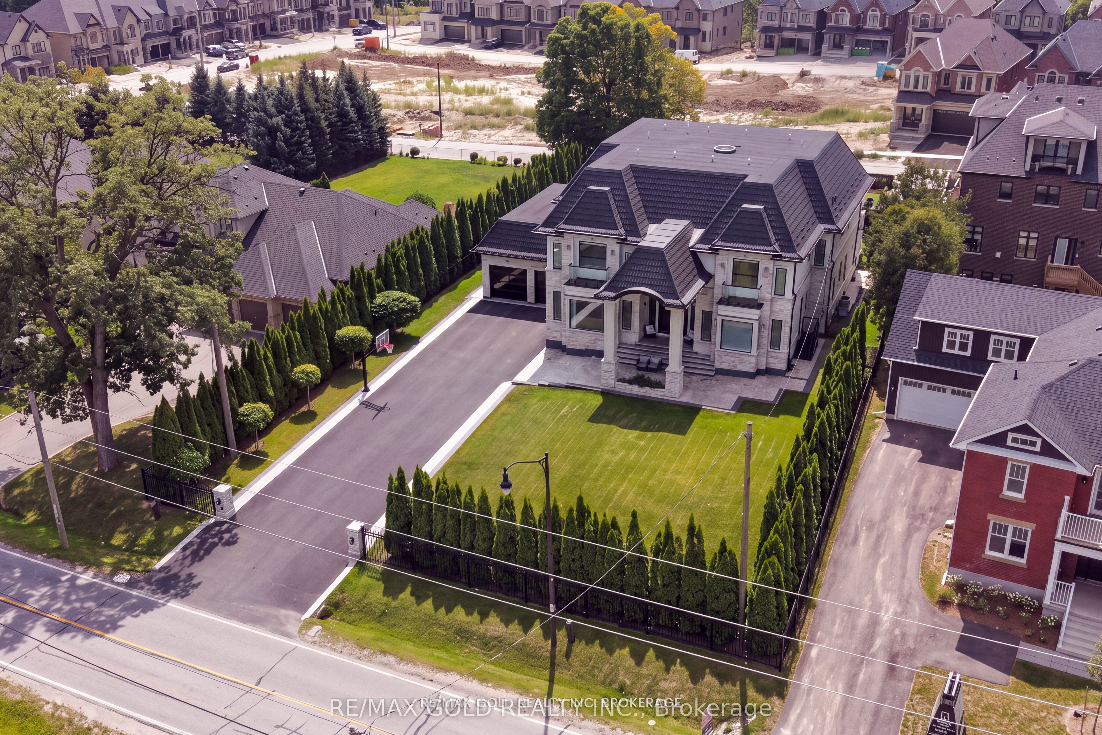 8930 Creditview Crescent, Brampton, ON L6Y 0G4 photo 2