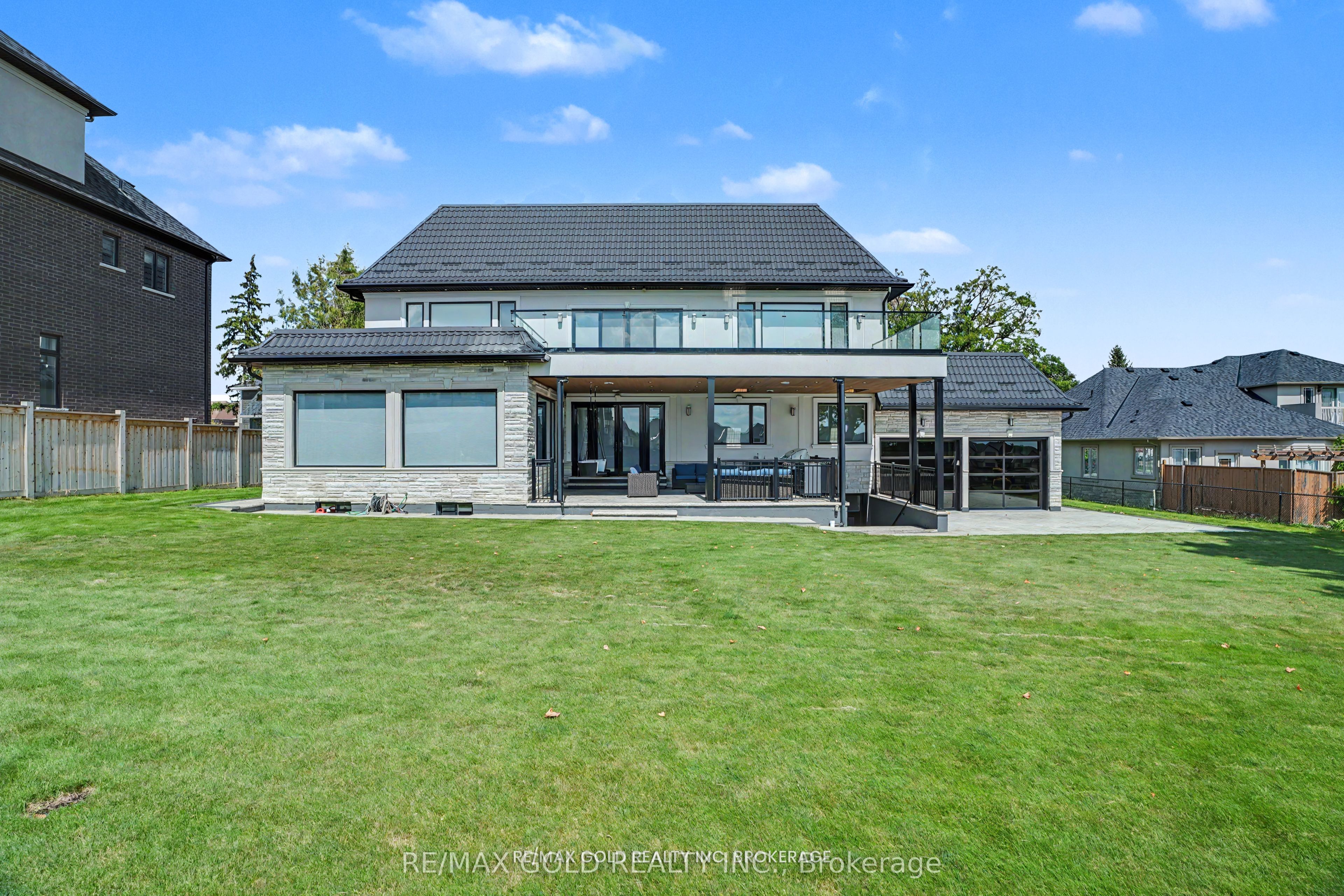 8930 Creditview Crescent, Brampton, ON L6Y 0G4 photo 3