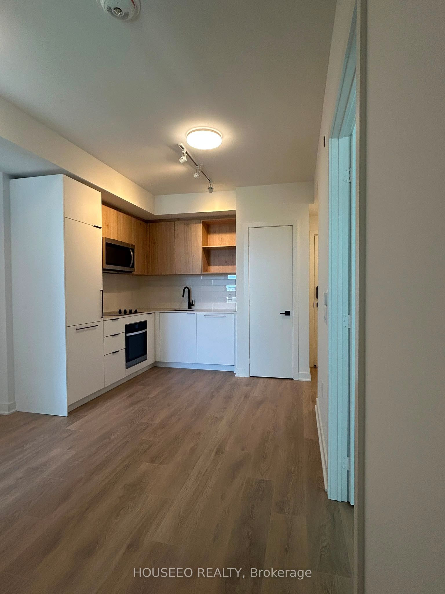 1185 Dupont Street 403, Toronto, ON M6H 0G5 photo 2
