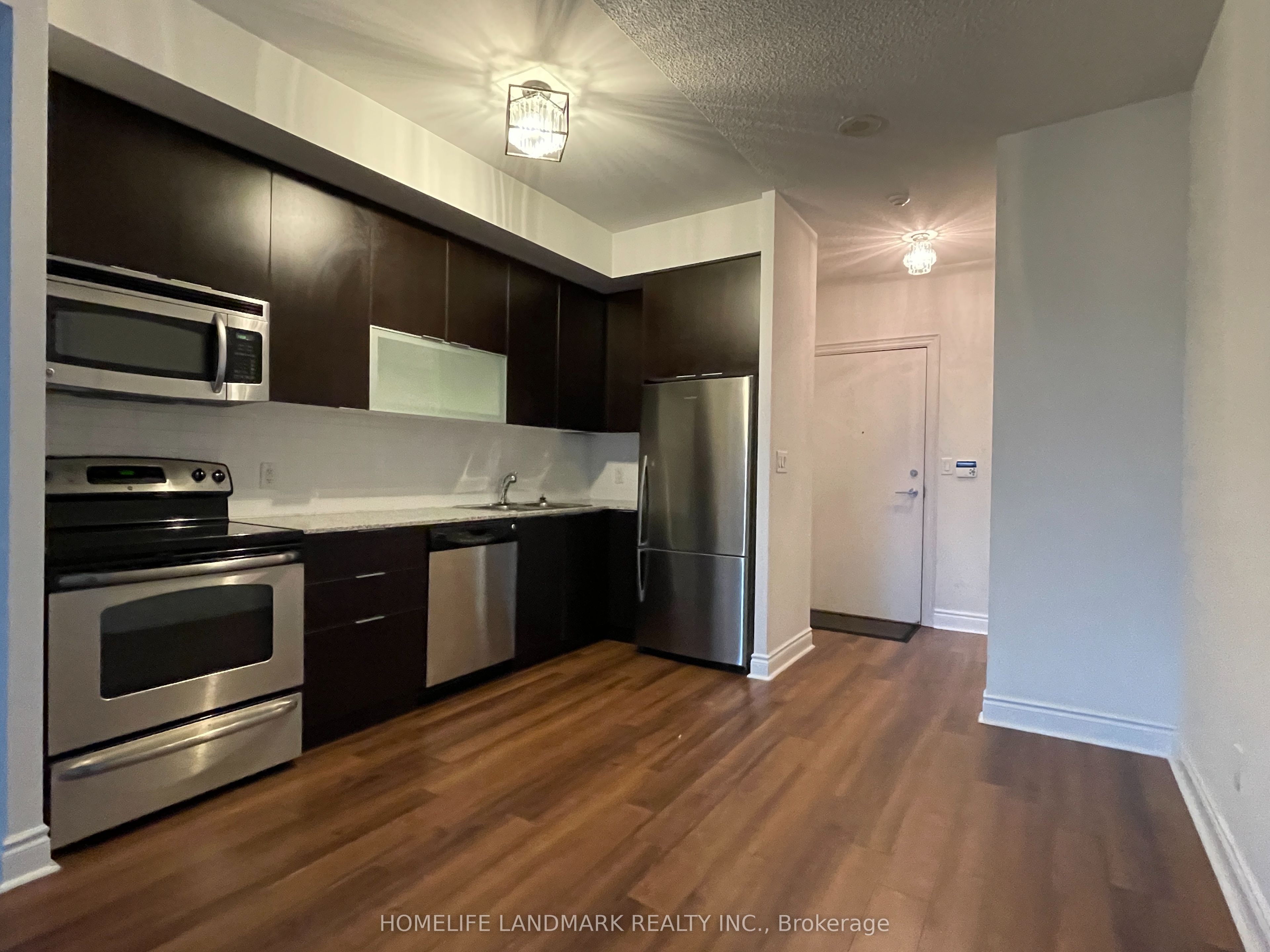 16 Brookers Lane 702, Toronto, ON M8V 0A5 photo 3