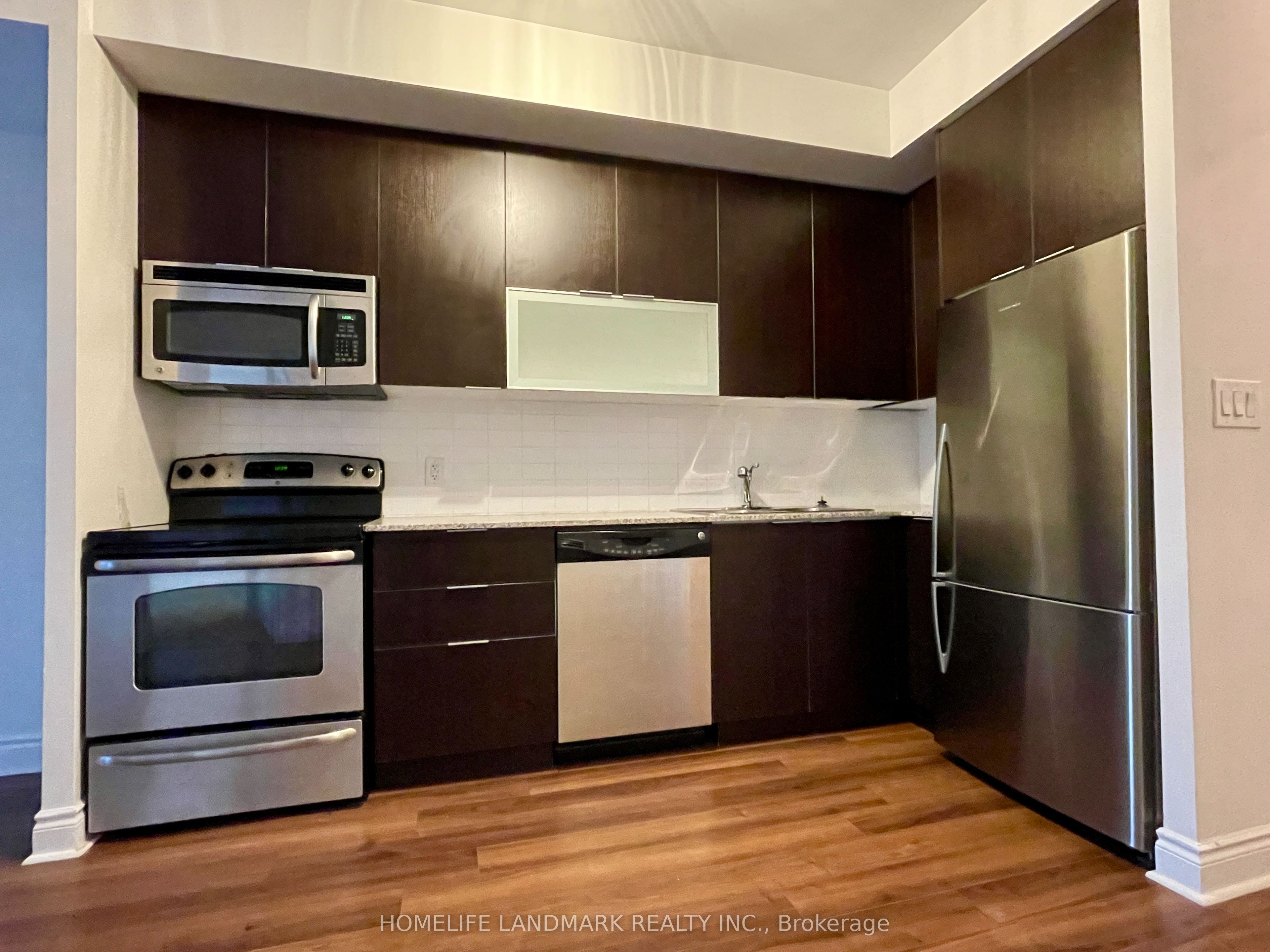 16 Brookers Lane 702, Toronto, ON M8V 0A5 photo 4
