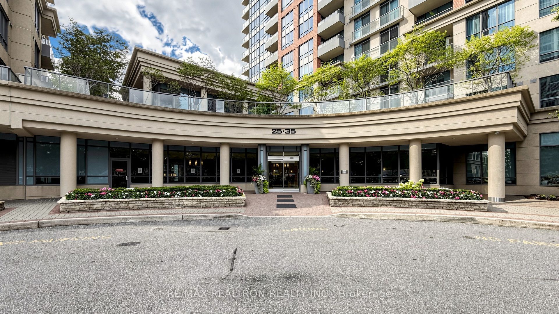 25 Viking Lane 1053, Toronto, ON M9B 0A1 photo 2