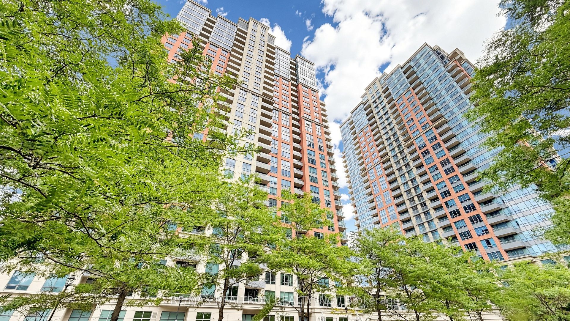 25 Viking Lane 1053, Toronto, ON M9B 0A1 photo 4