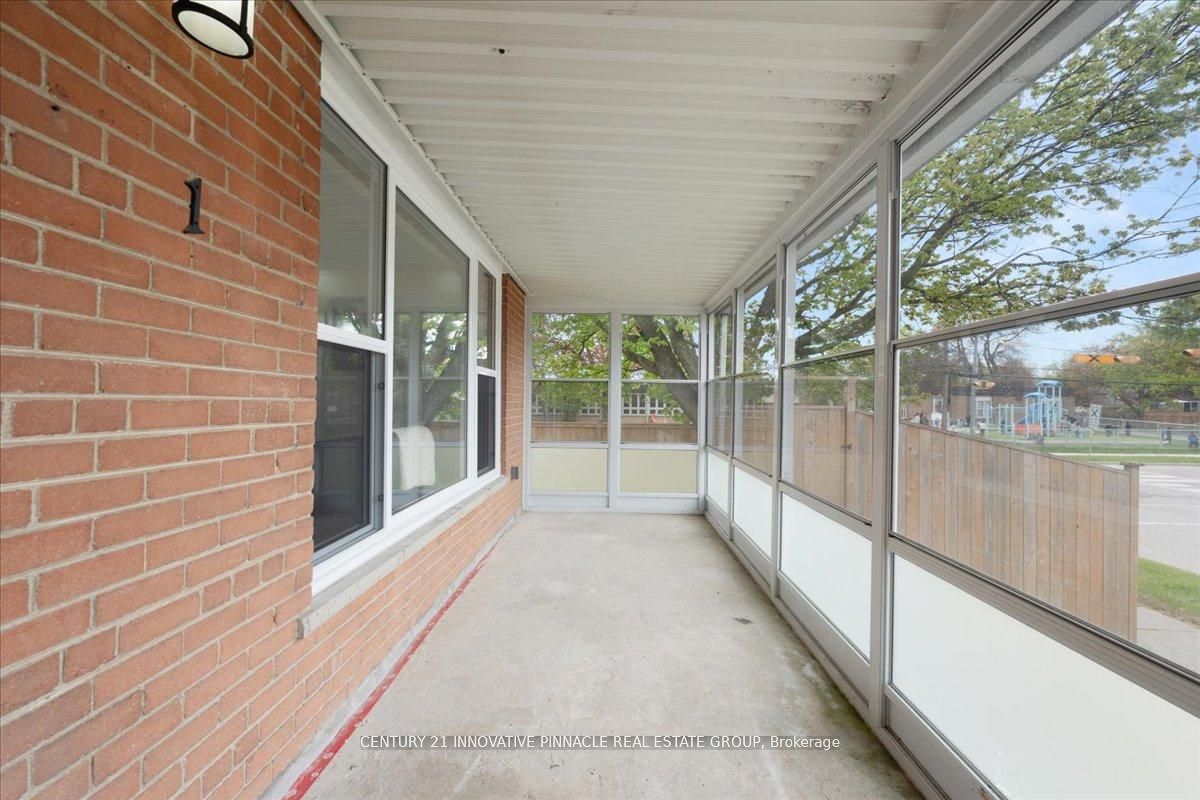 1 Judhaven Road #Main, Toronto, ON M9V 2P1 photo 3