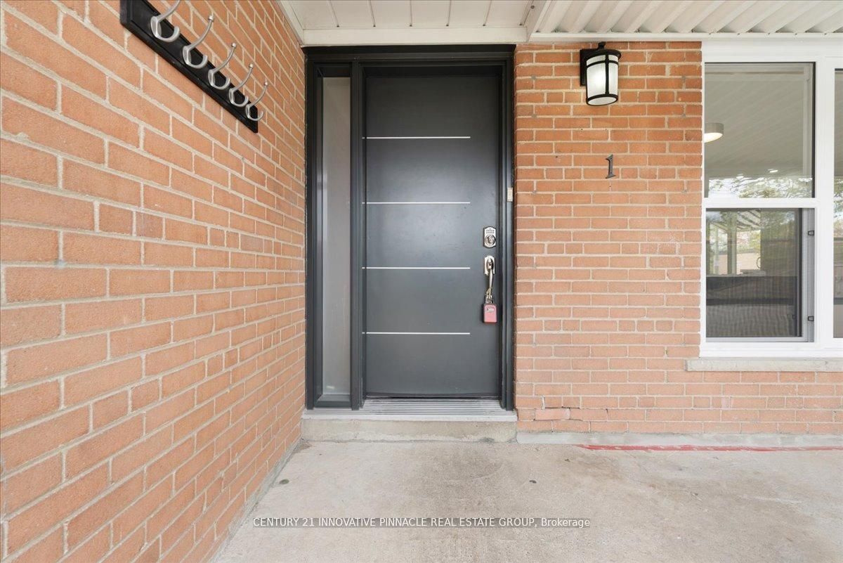 1 Judhaven Road #Main, Toronto, ON M9V 2P1 photo 4
