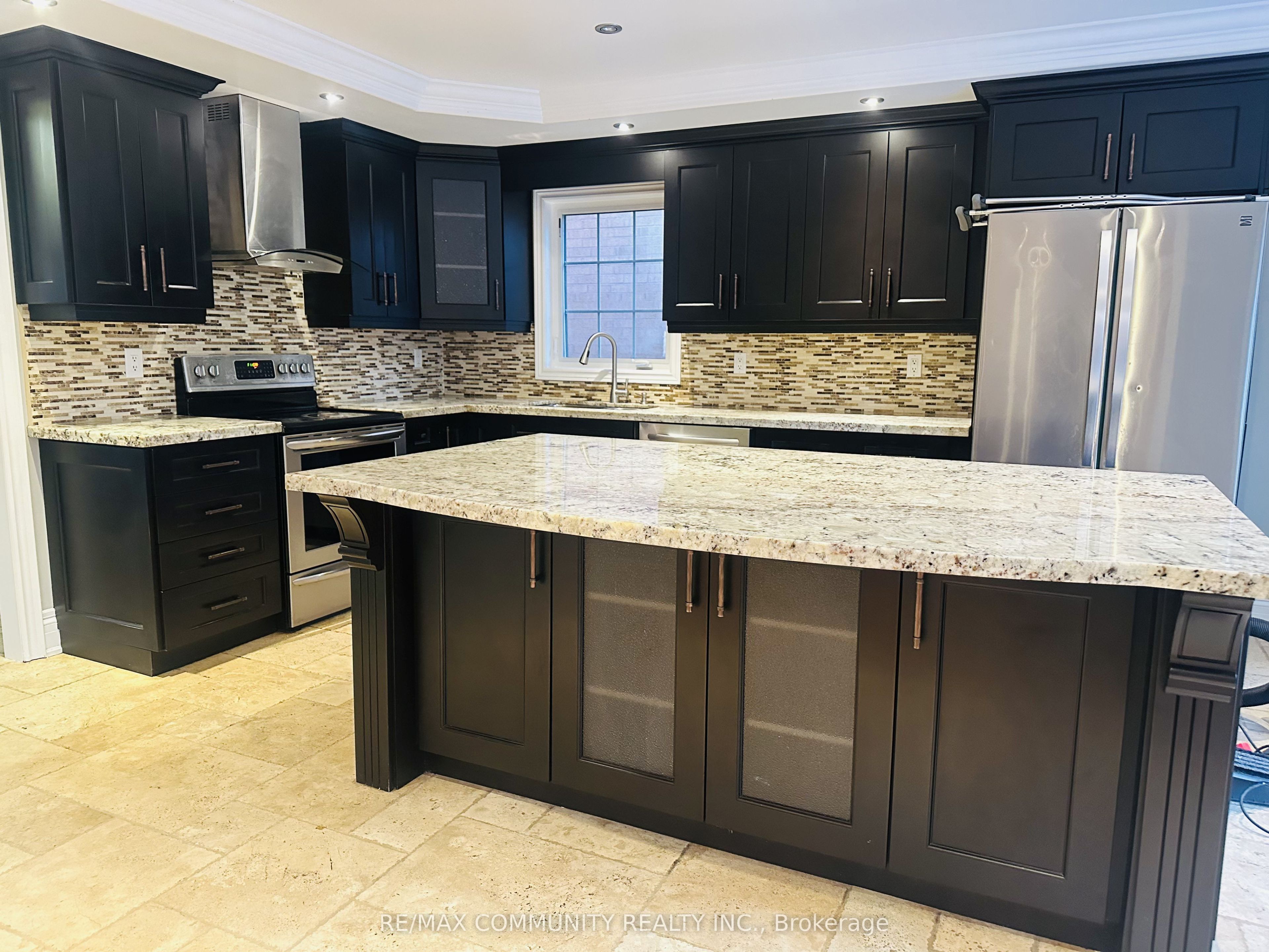 53 Hood Crescent, Brampton, ON L6Y 4S7 photo 3