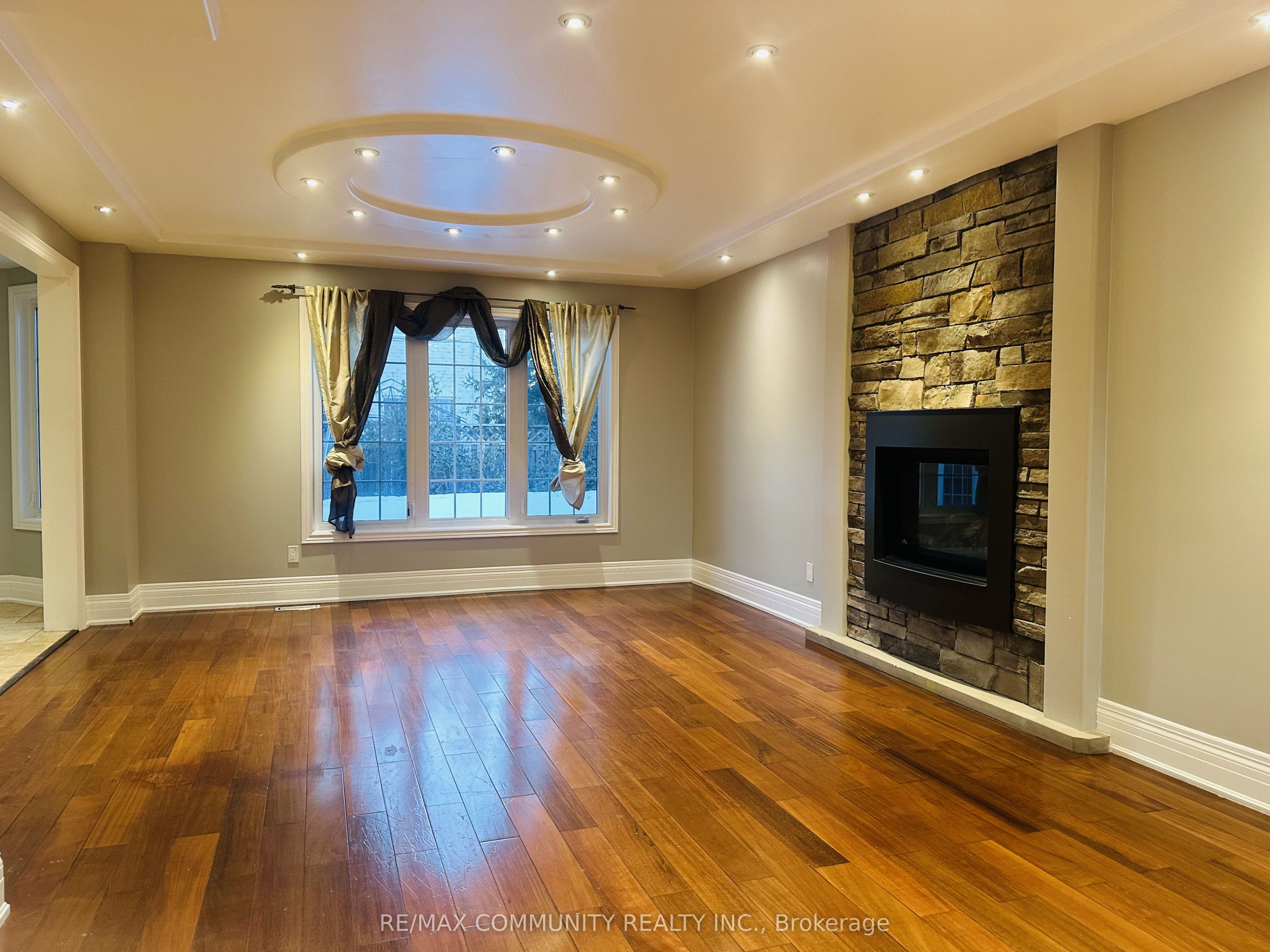 53 Hood Crescent, Brampton, ON L6Y 4S7 photo 4