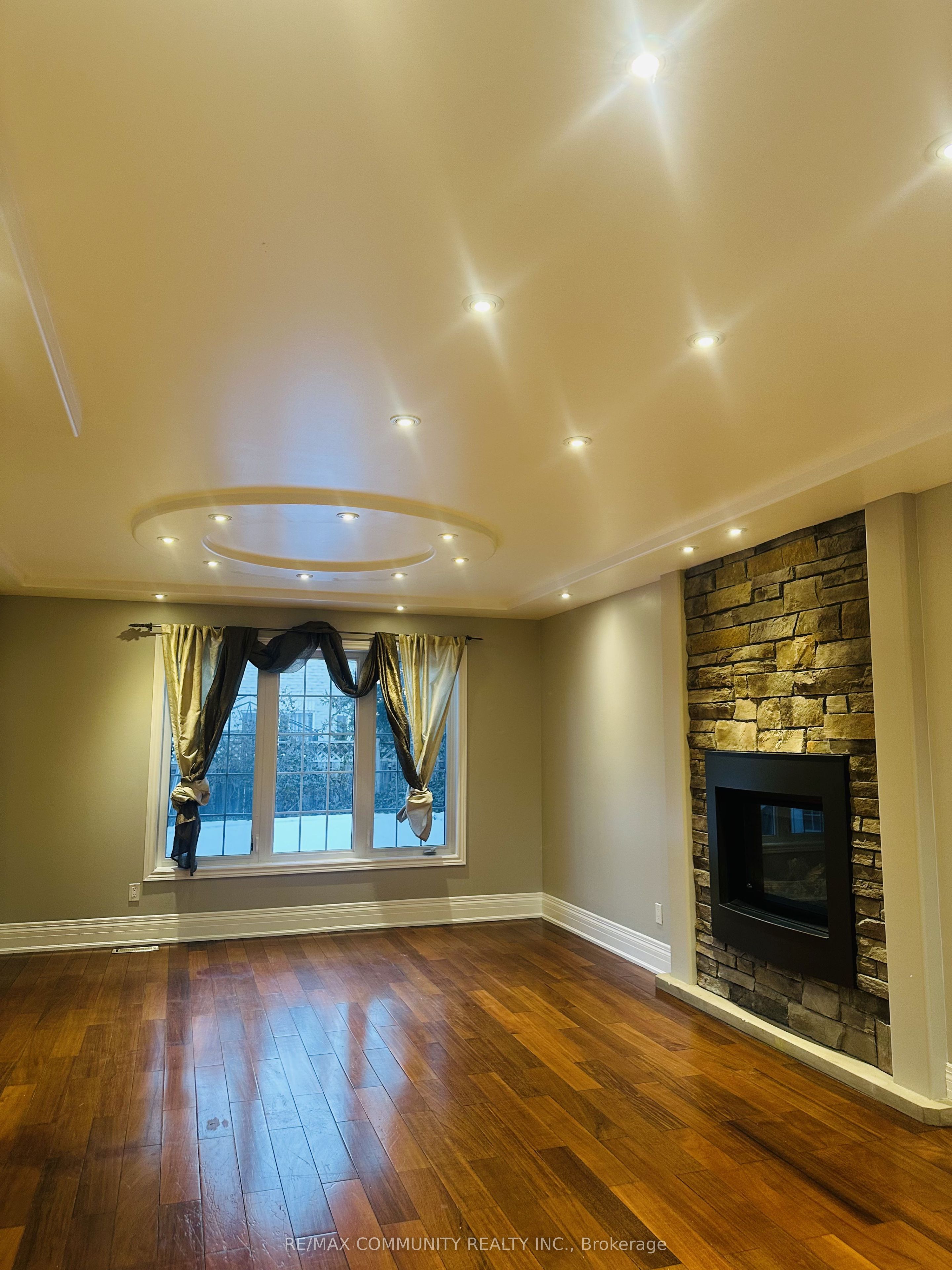 53 Hood Crescent, Brampton, ON L6Y 4S7 photo 5