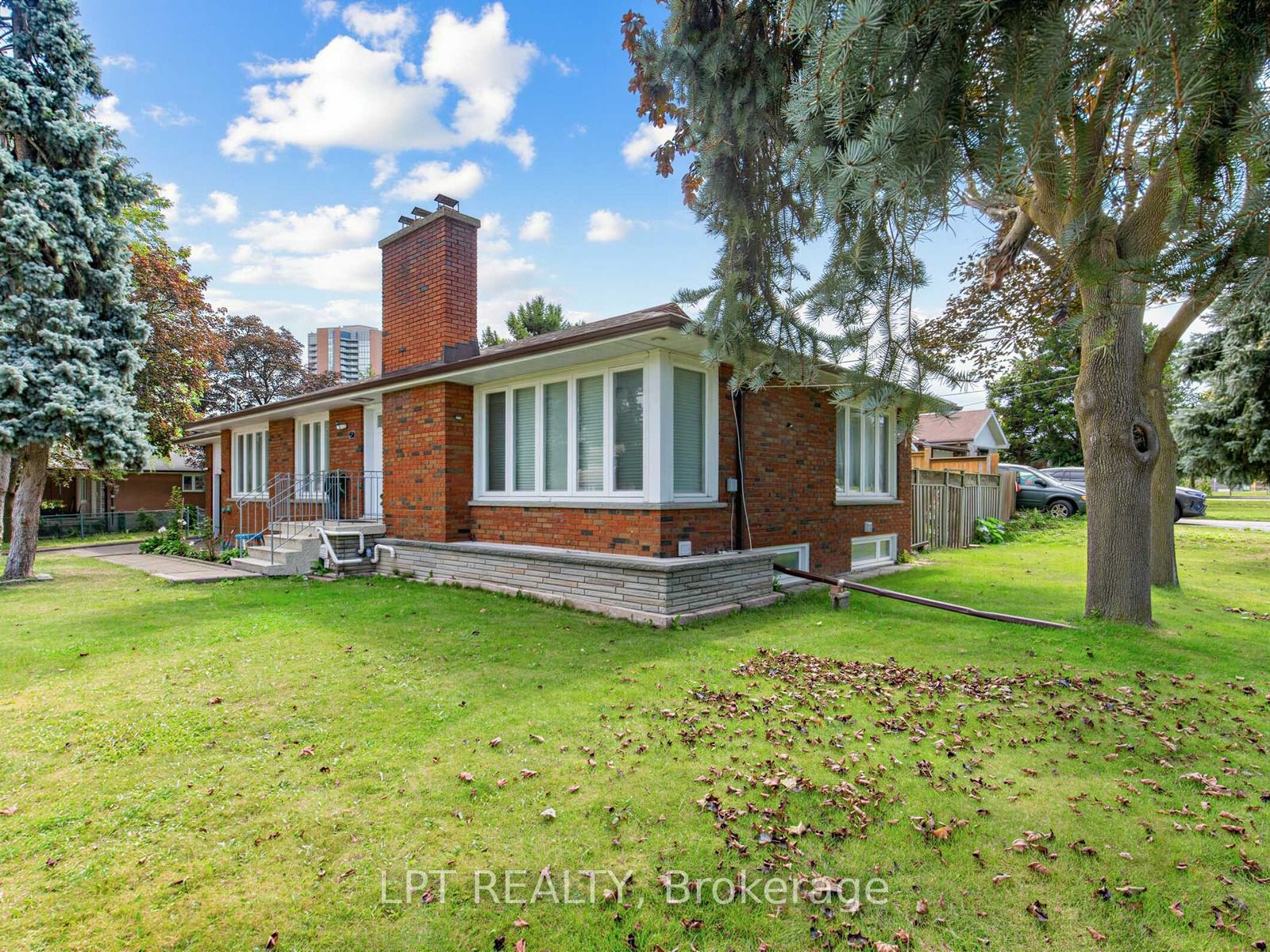 27 Kingsview Boulevard, Toronto, ON M9R 1T5 photo 2