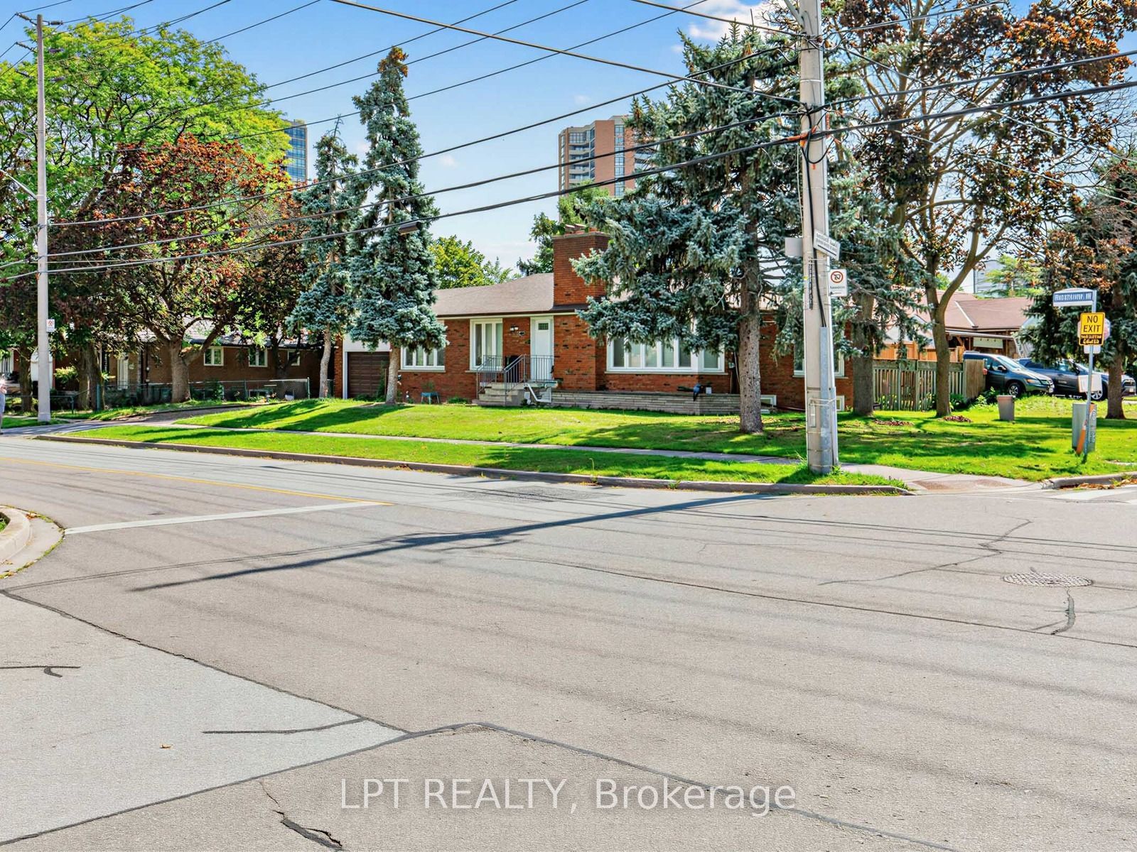 27 Kingsview Boulevard, Toronto, ON M9R 1T5 photo 4