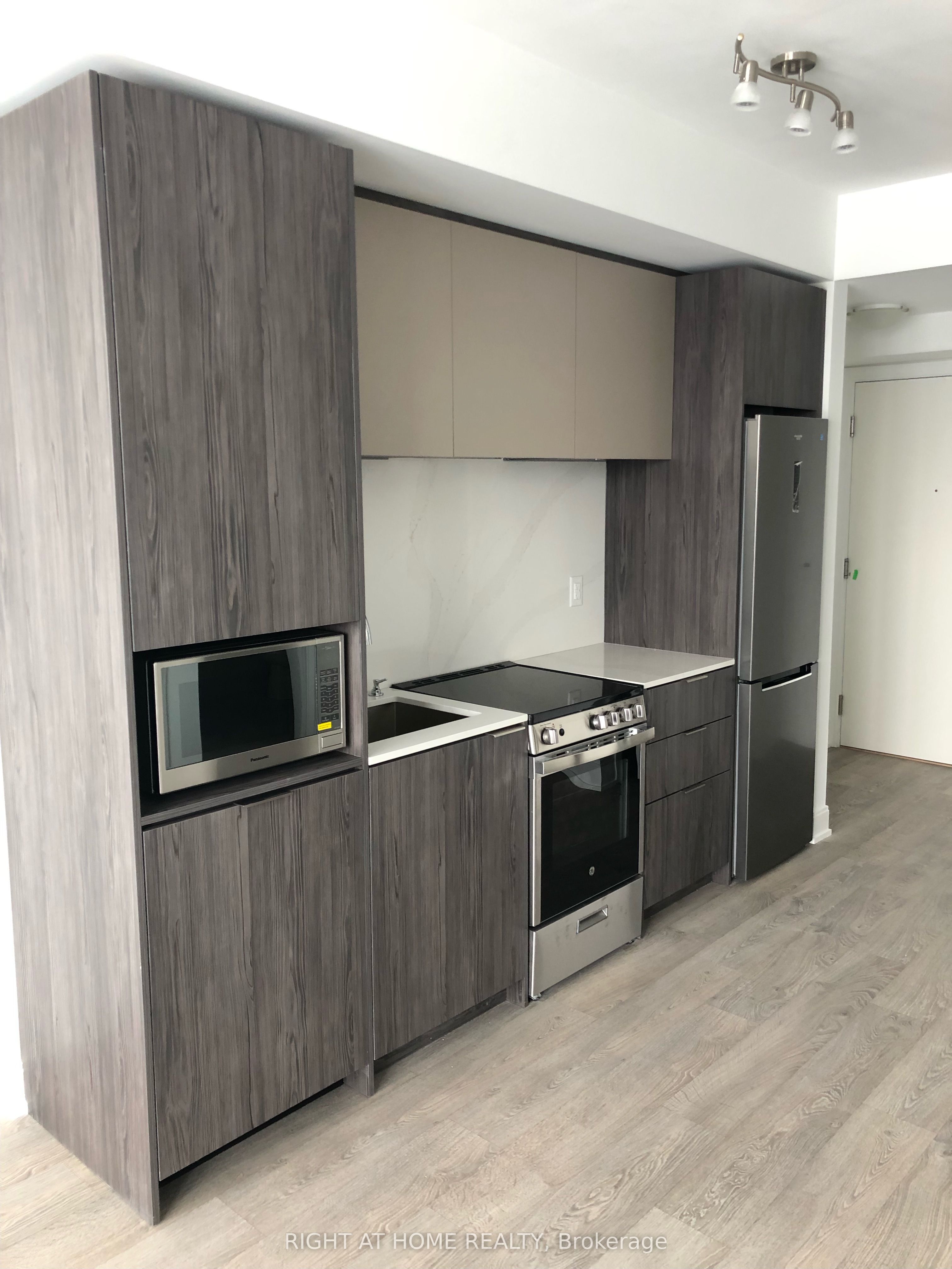70 Annie Craig Drive 2301, Toronto, ON M8V 0G2 photo 2