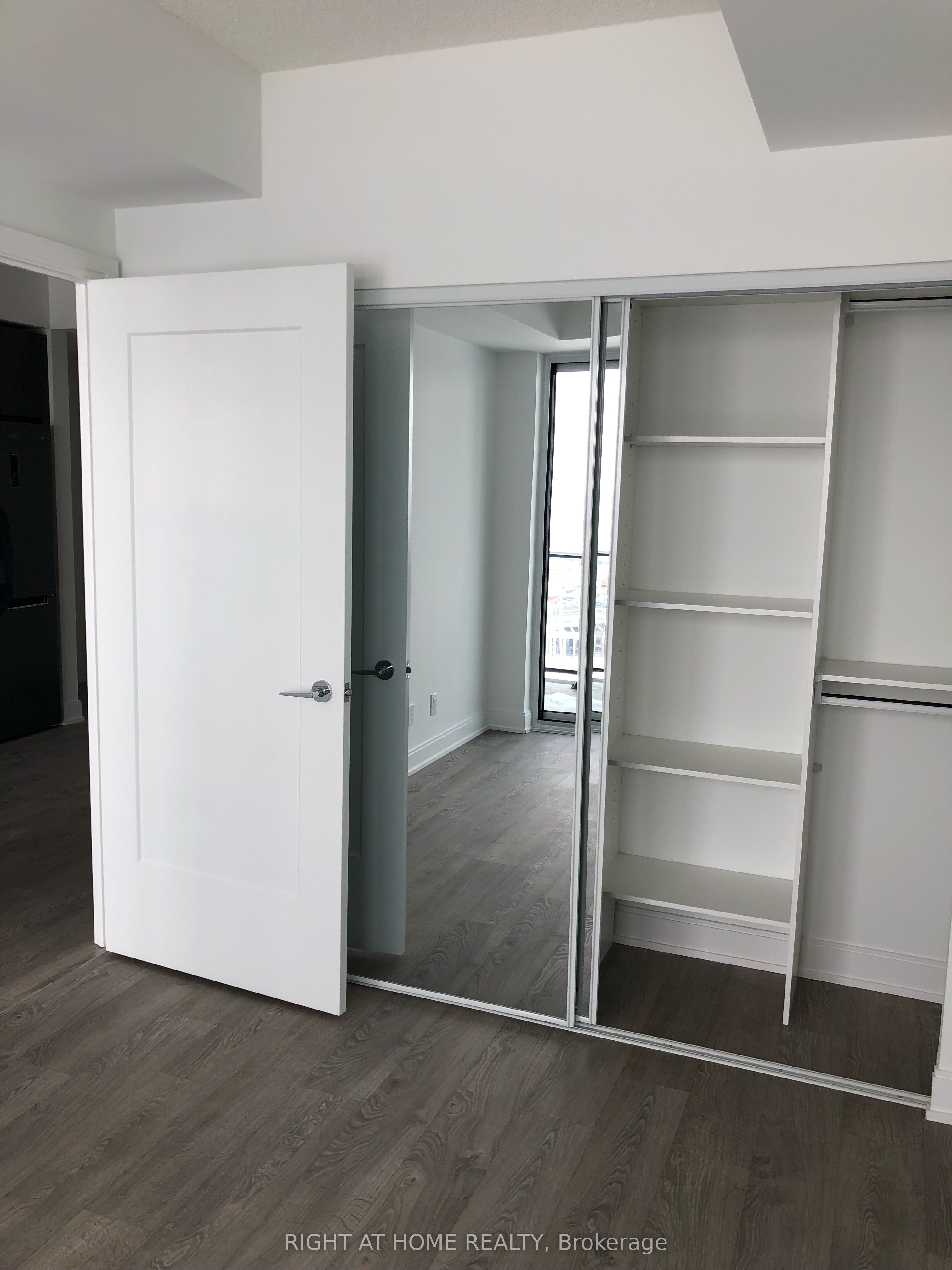 70 Annie Craig Drive 2301, Toronto, ON M8V 0G2 photo 4