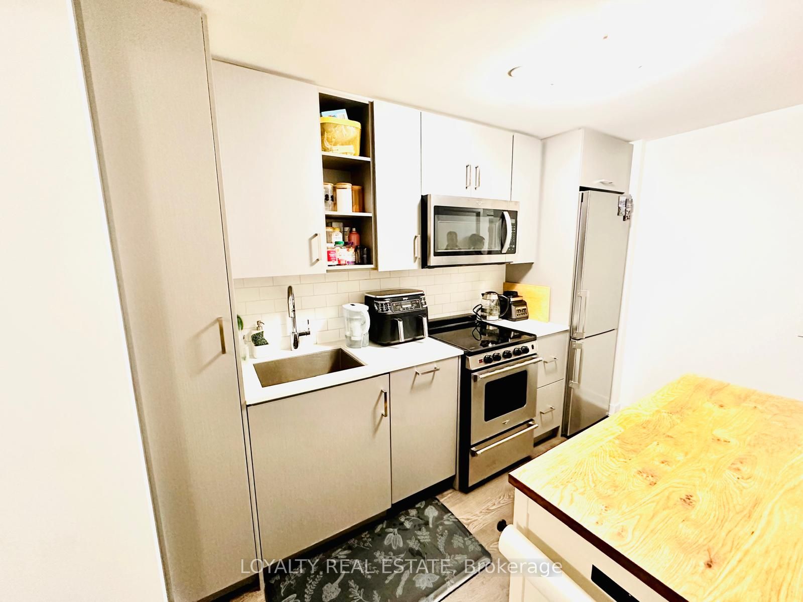251 Manitoba Street 311, Toronto, ON M8Y 0C7 photo 5