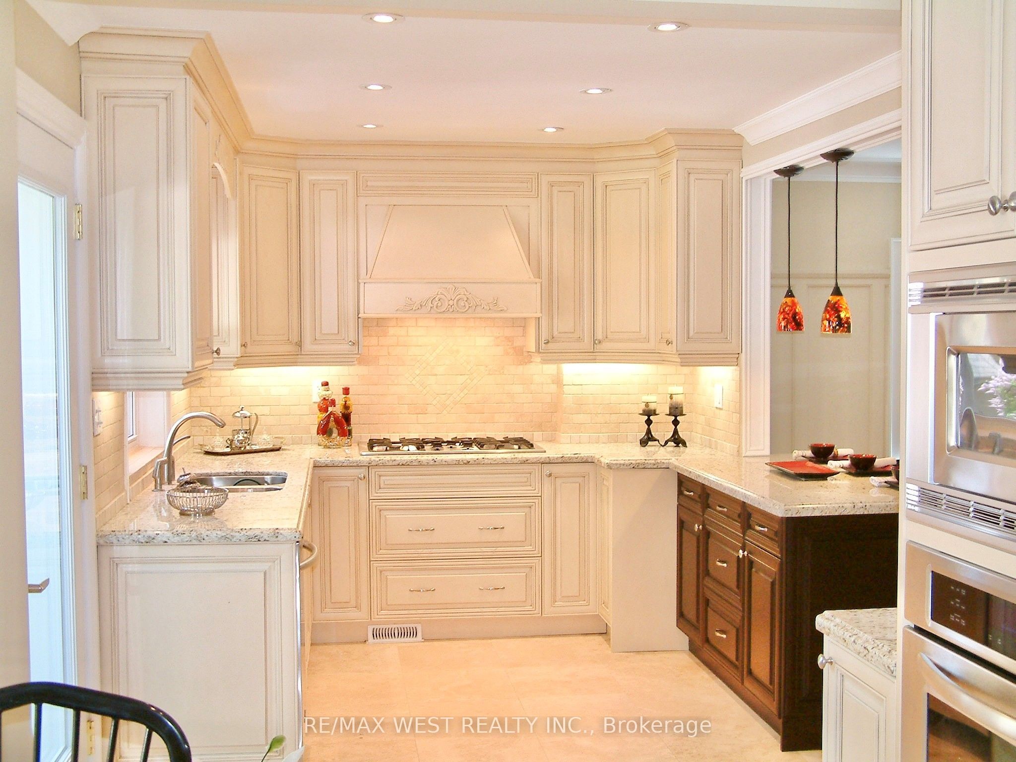 15 Wendover Road, Toronto, ON M8X 2L1 photo 5