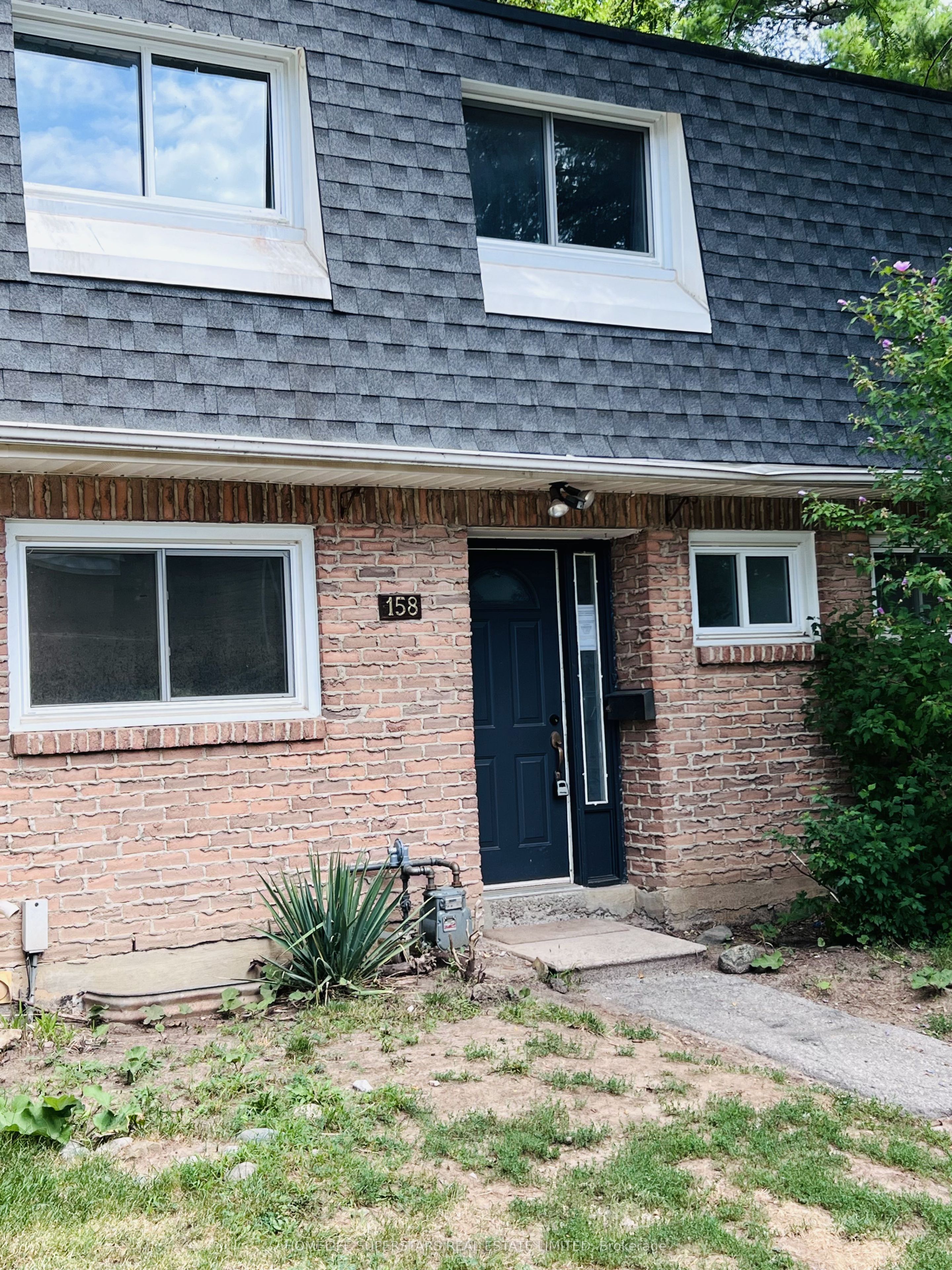 2050 Upper Middle Road 158, Burlington, ON L7P 3R9