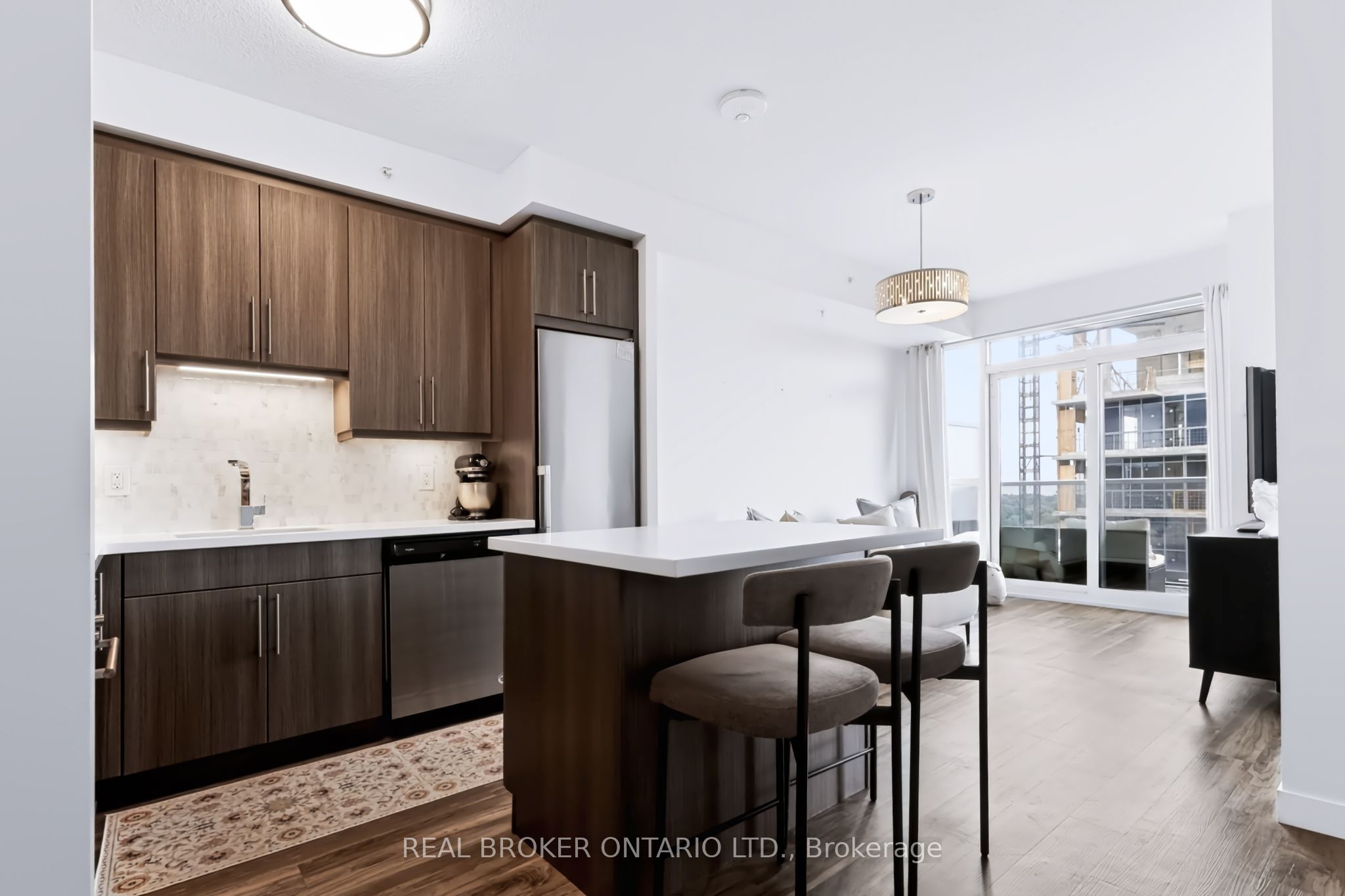 2081 Fairview Street 1805, Burlington, ON L7R 0E4 photo 5