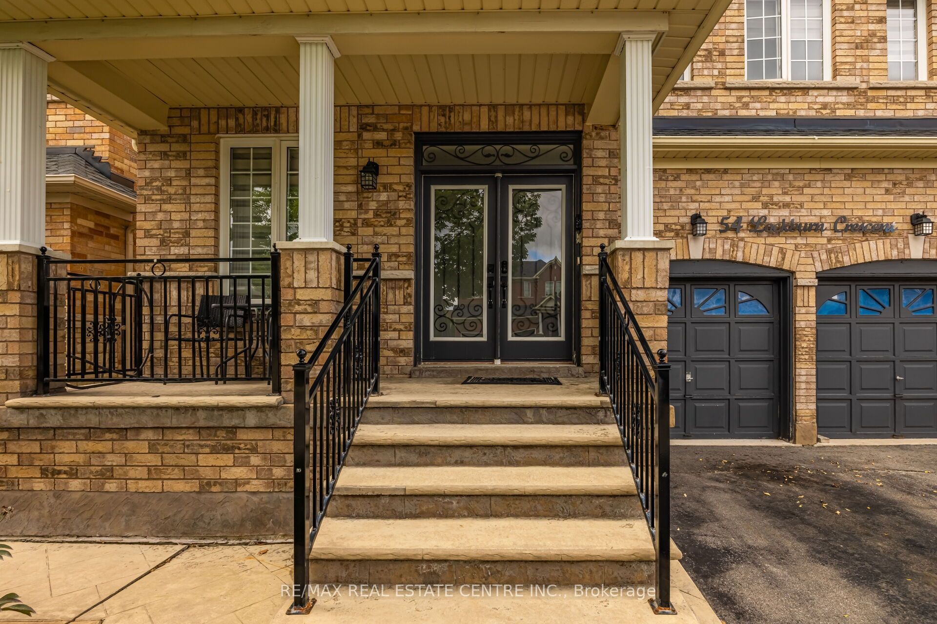 54 Lockburn Crescent, Brampton, ON L7A 3W8 photo 4